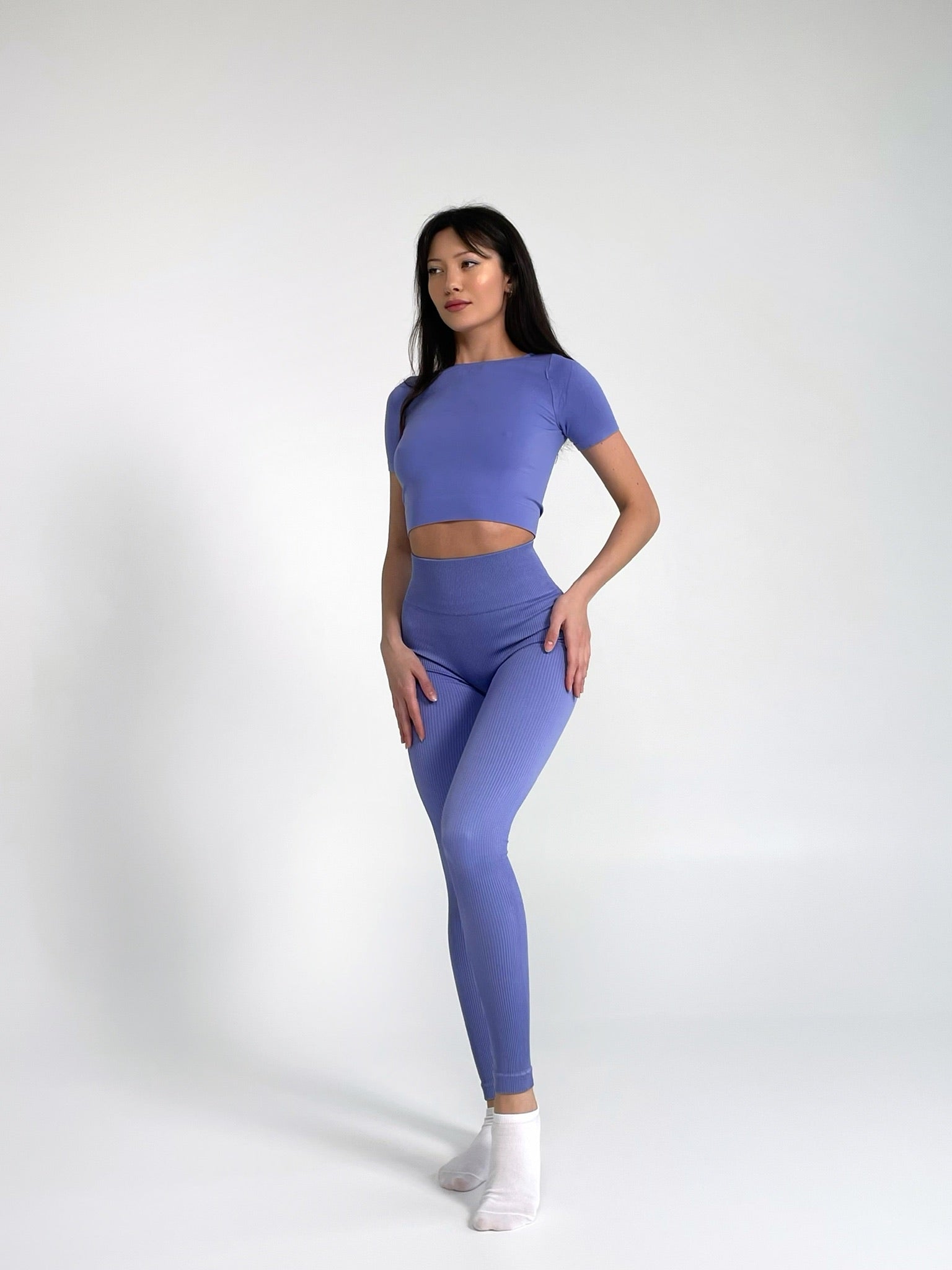 Seamless Ribbed Scrunch Leggings in Lilac