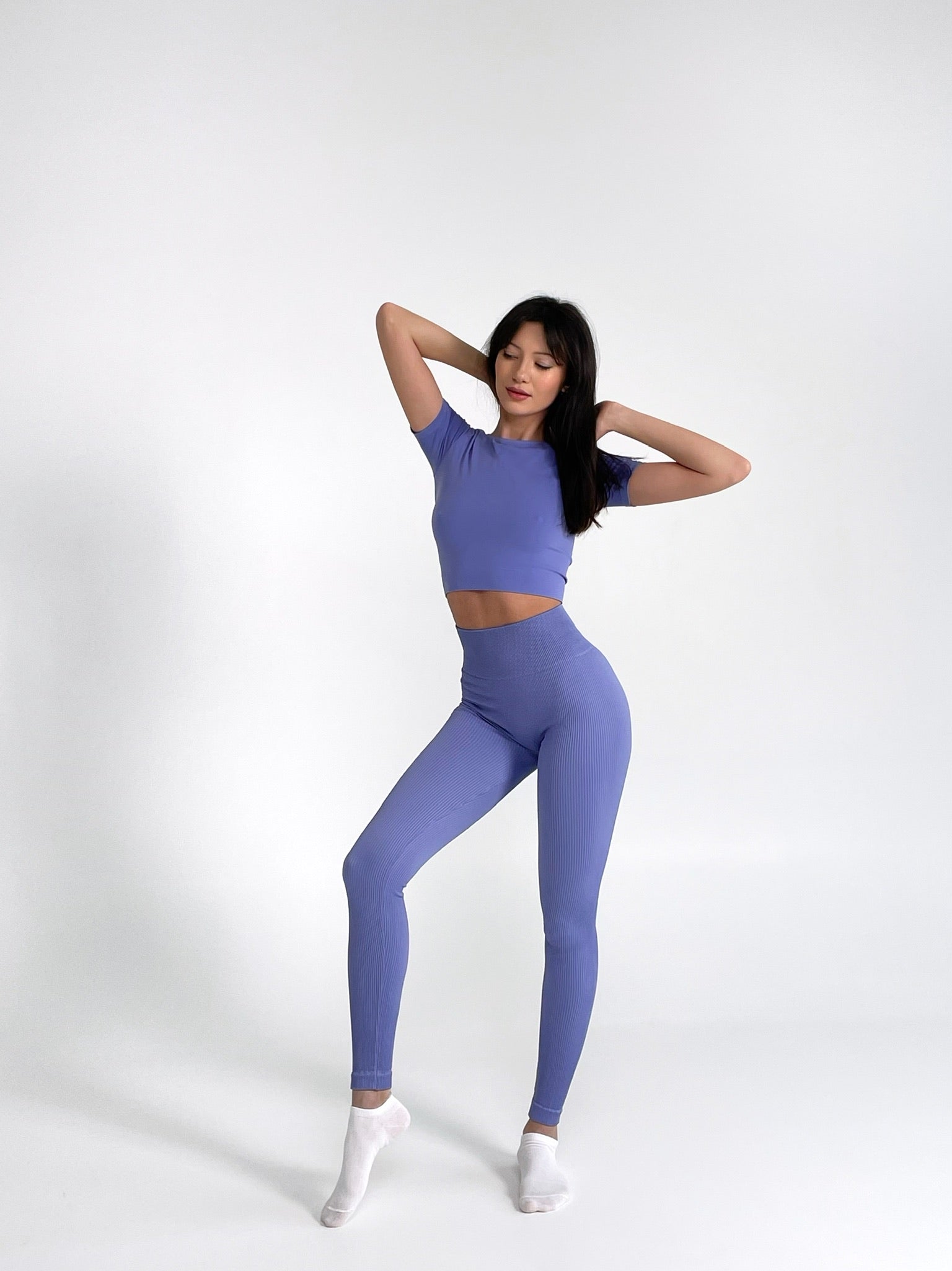 Seamless Ribbed Scrunch Leggings in Lilac