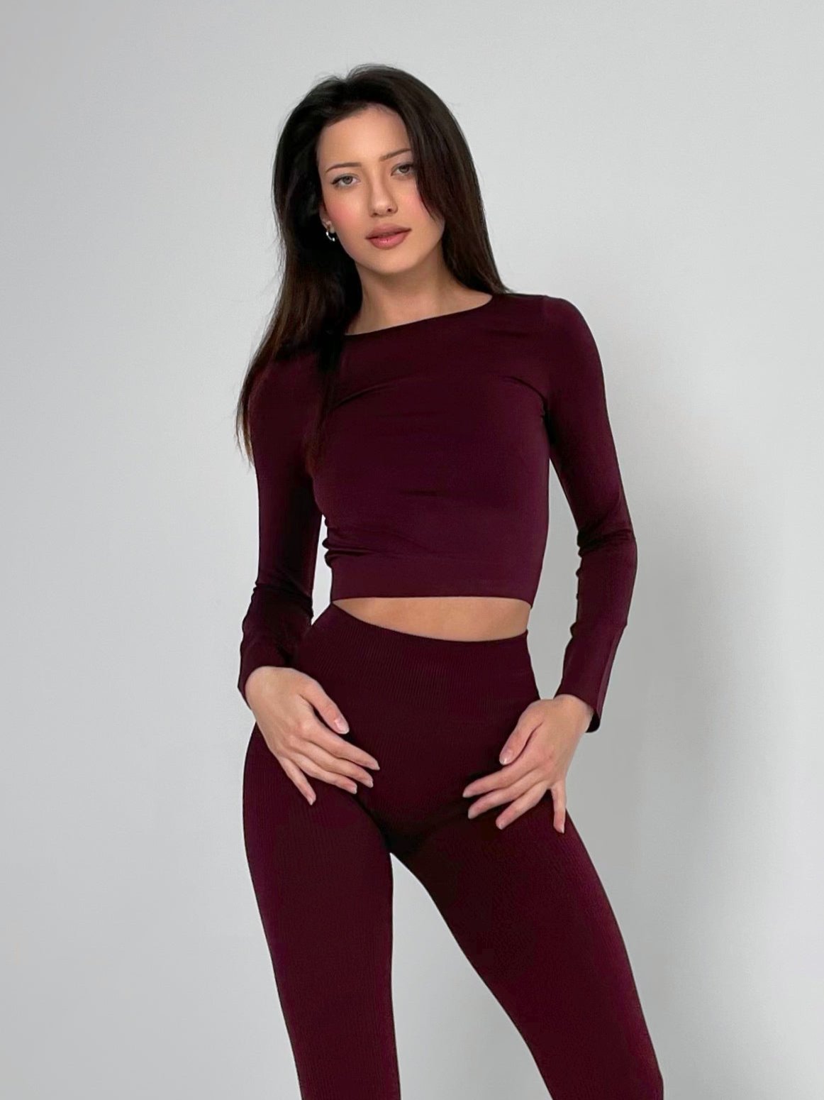 Seamless Cropped Long Sleeve Top in Maroon