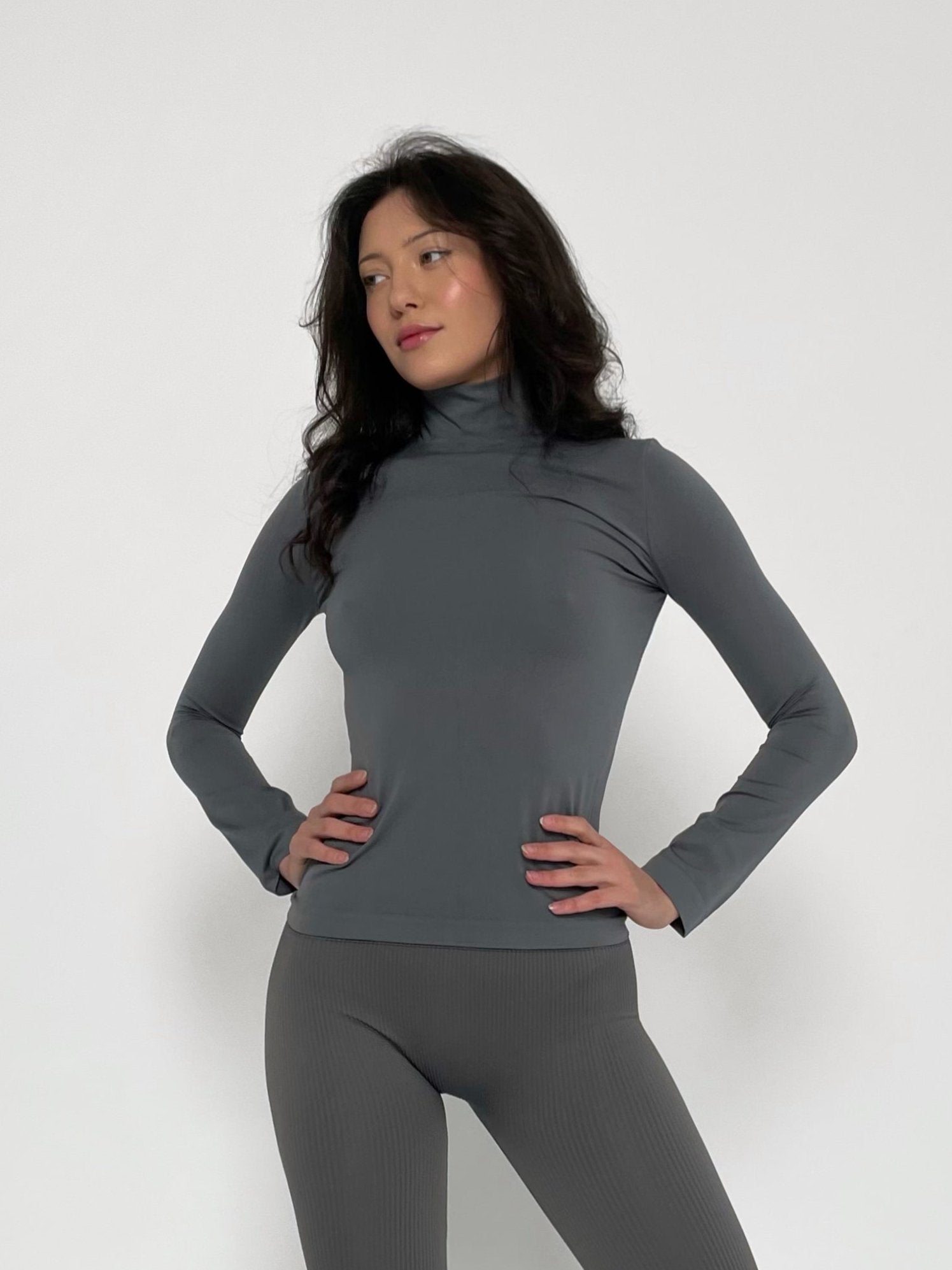 Seamless Turtleneck Long Sleeve Top in Dark Gray