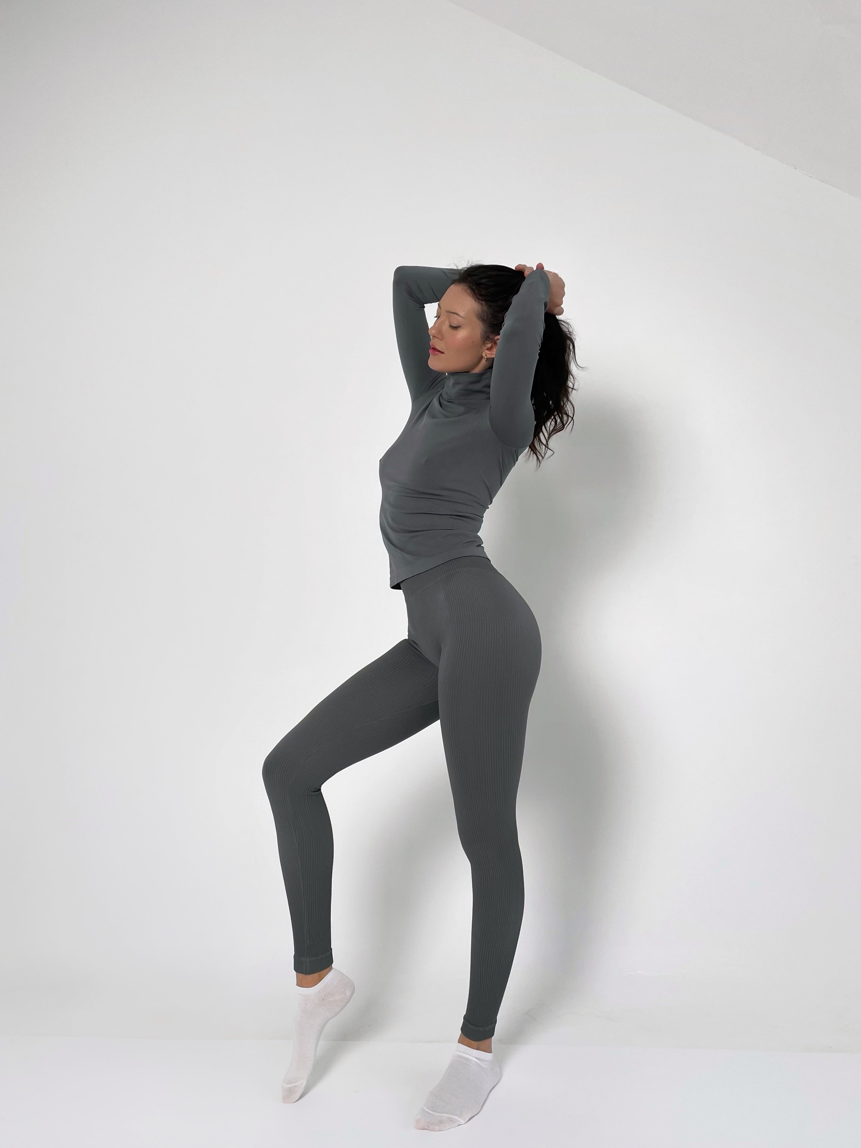 Seamless Turtleneck Long Sleeve Top in Dark Gray