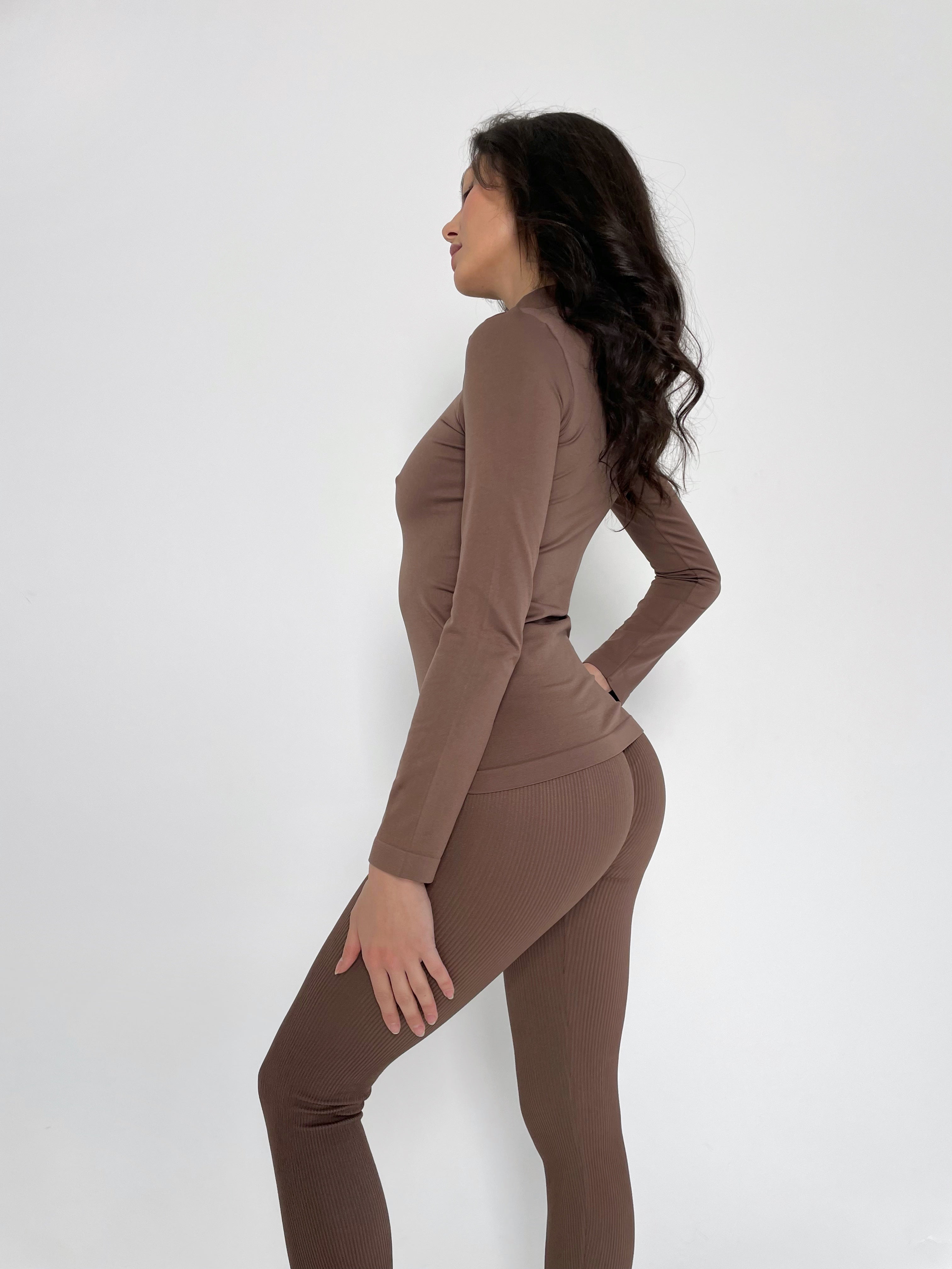 Seamless Turtleneck Long Sleeve Top in Brown