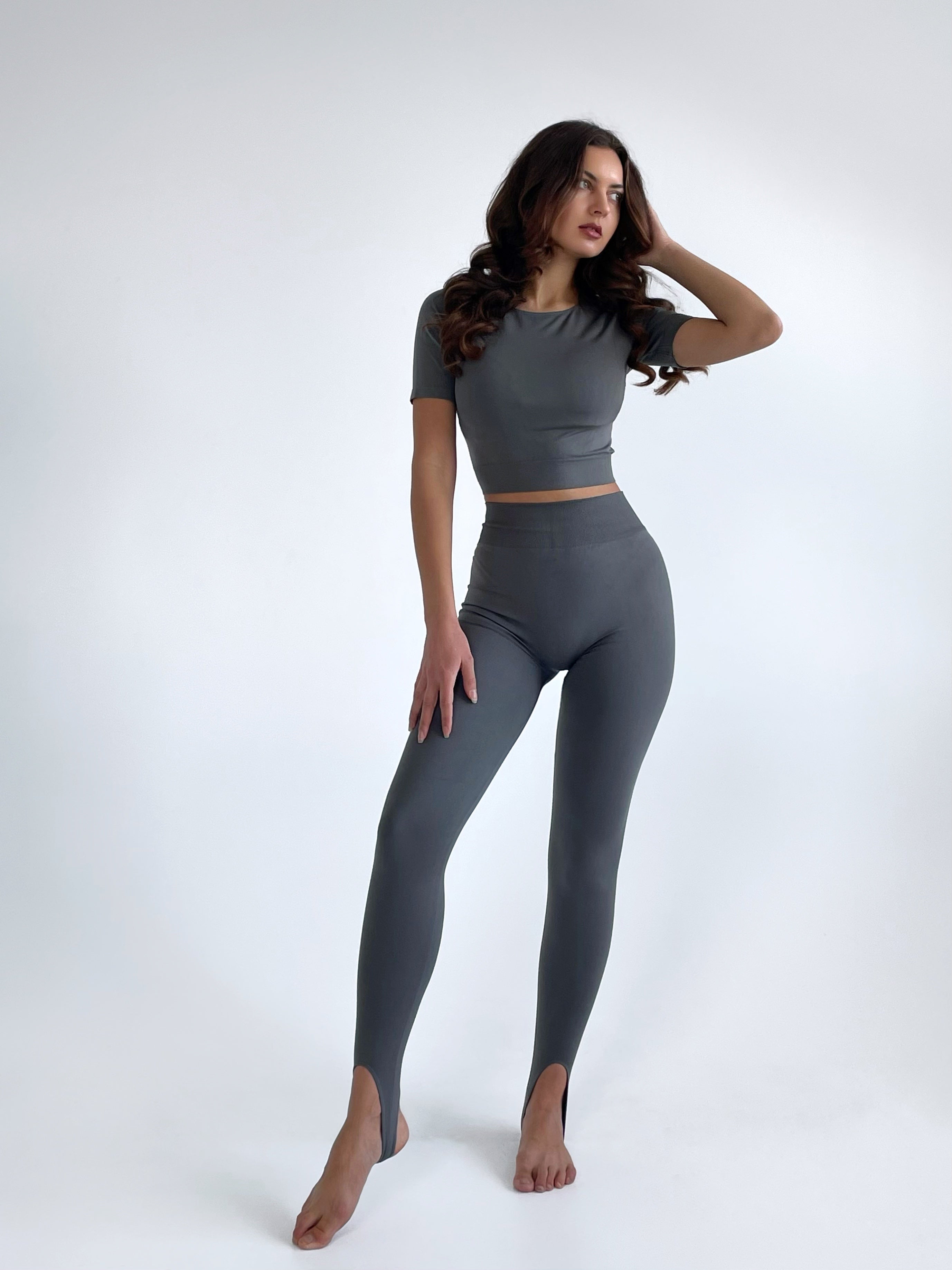 Seamless Cropped Short Sleeve Top in Dark Gray