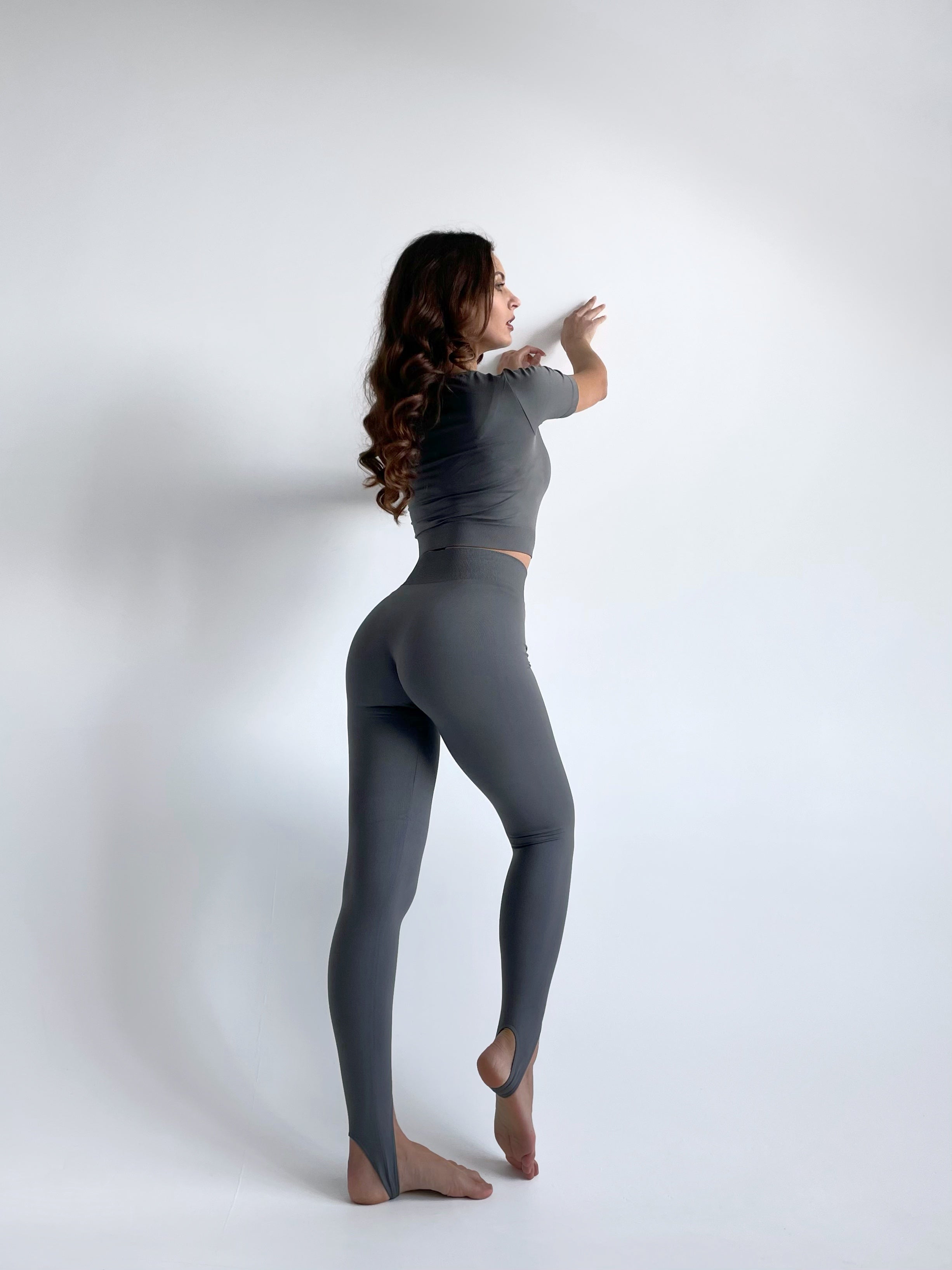 Seamless Stirrup Leggings in Dark Gray