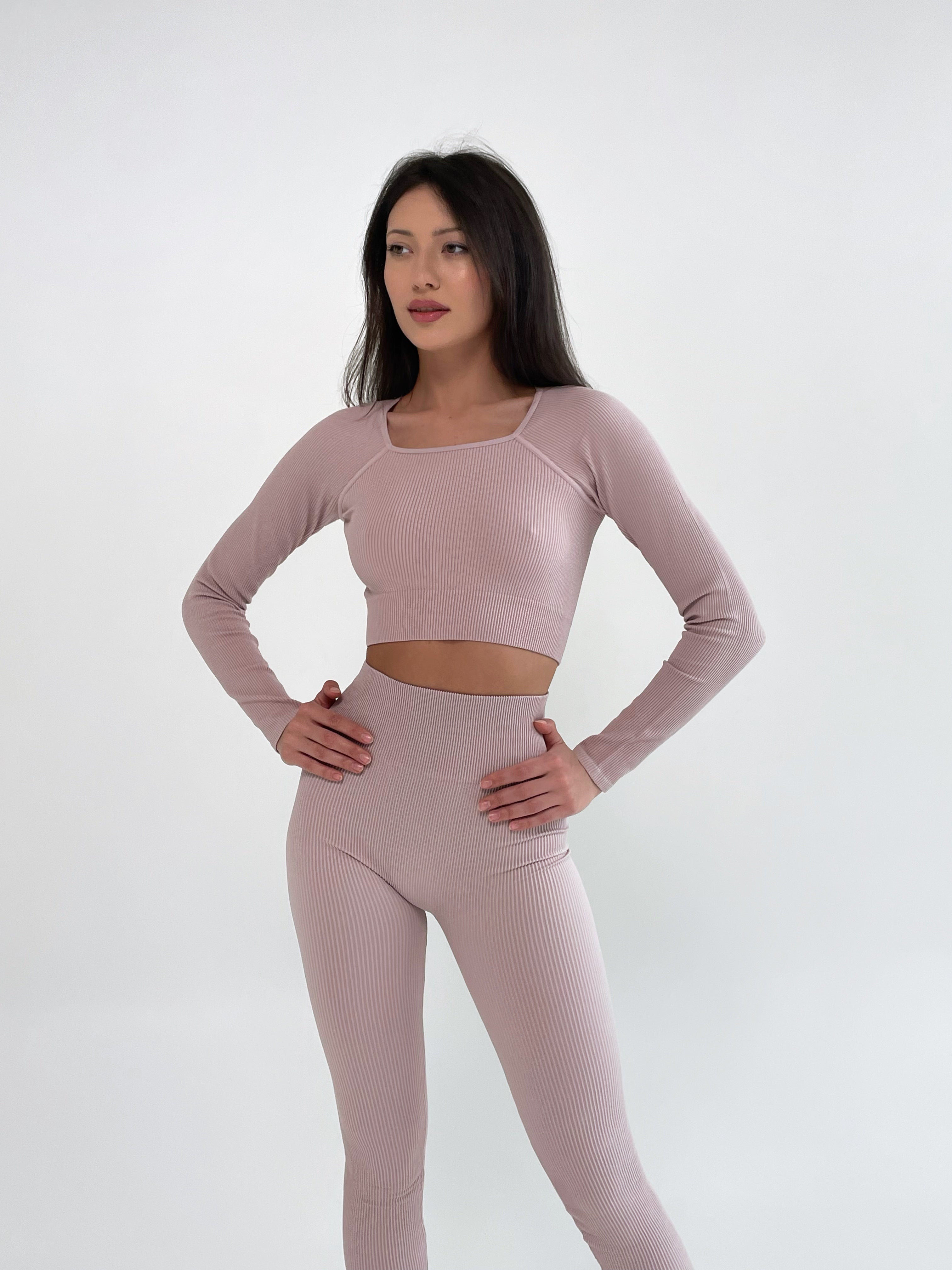 Seamless Ribbed Raglan Long Sleeve Crop Top in Pastel Pink