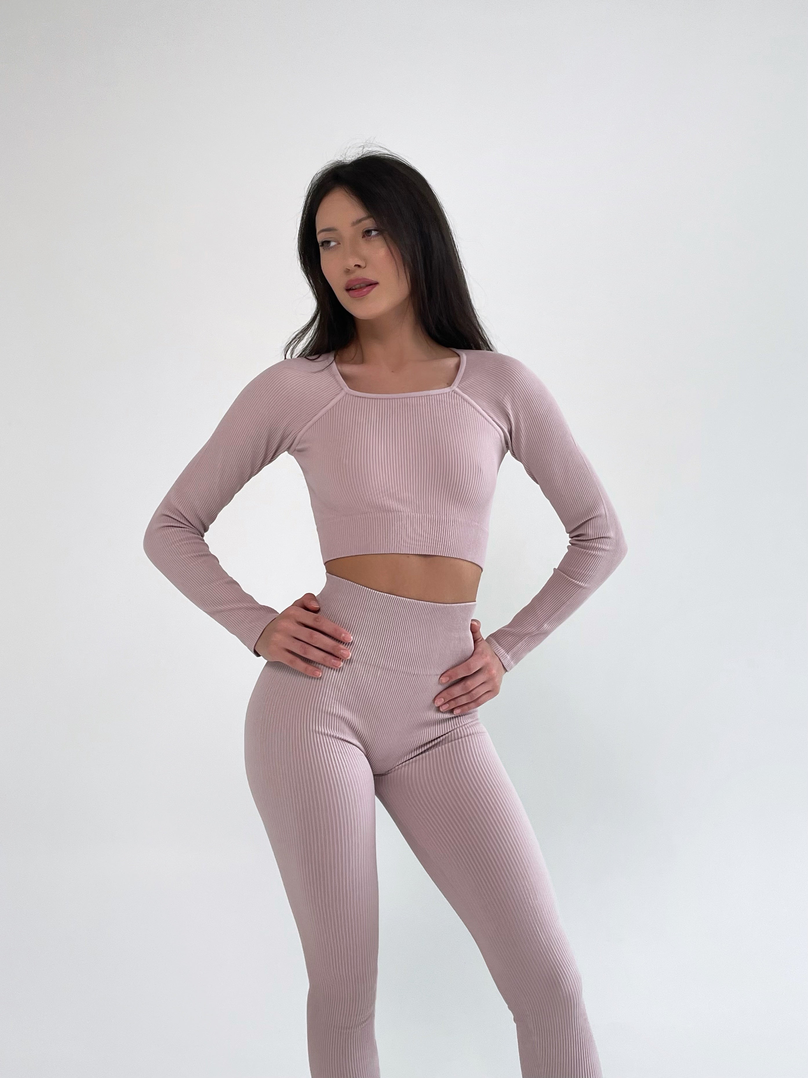 Seamless Ribbed Raglan Long Sleeve Crop Top in Pastel Pink