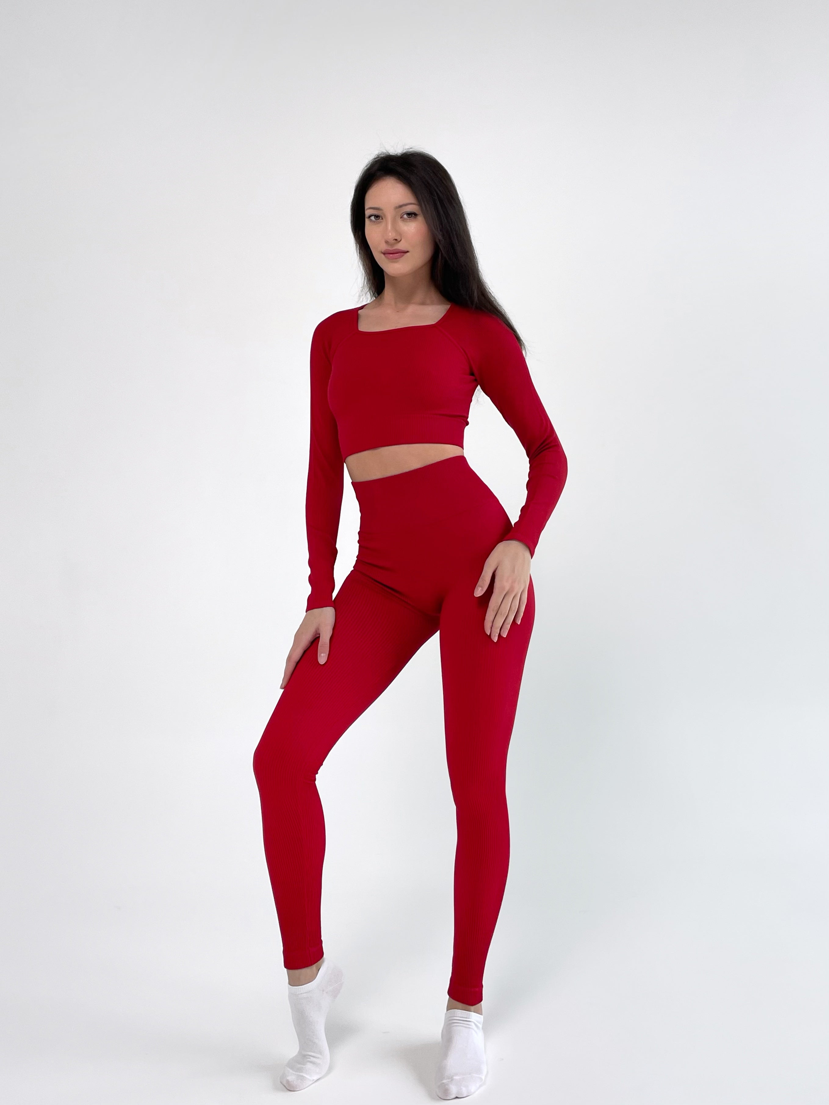 Seamless Ribbed Raglan Long Sleeve Crop Top in Wine