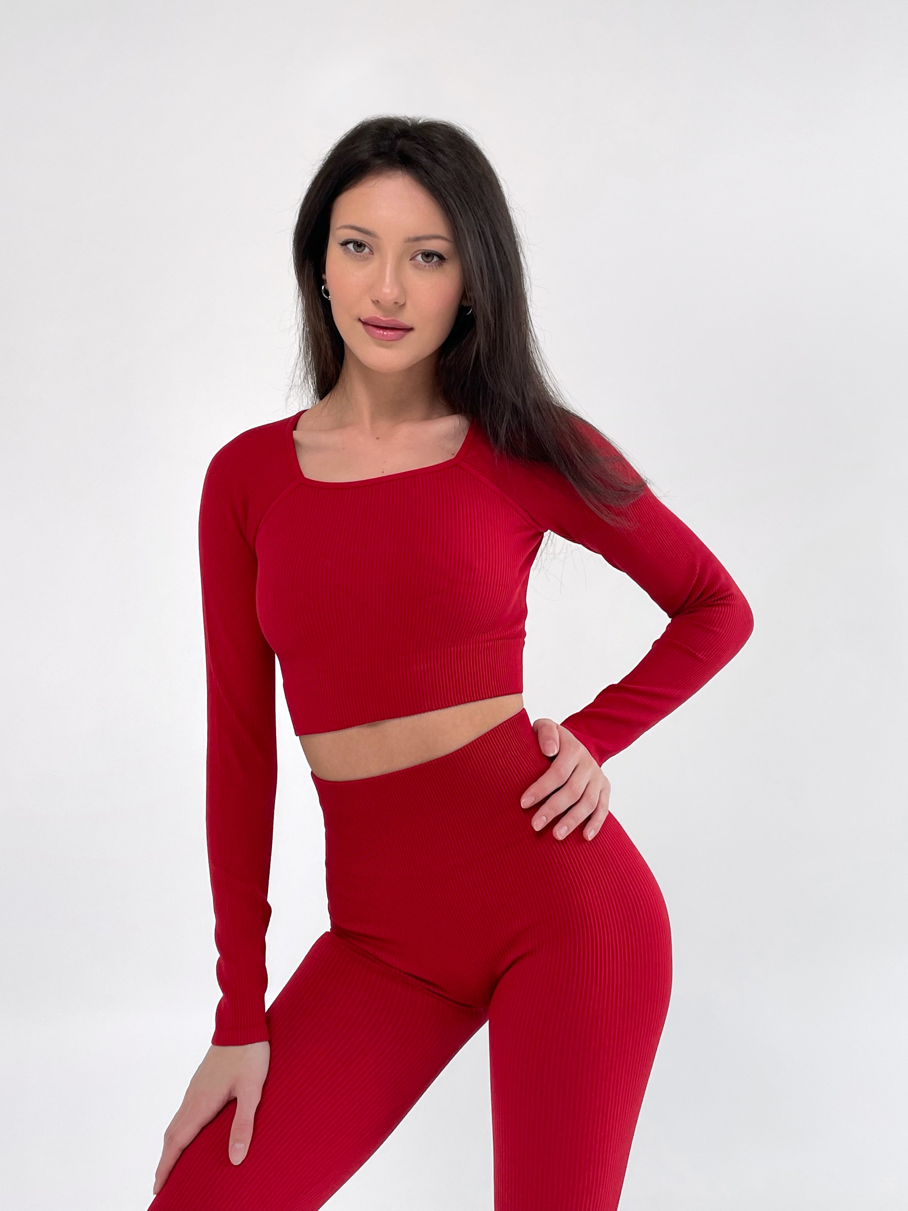 Seamless Ribbed Raglan Long Sleeve Crop Top in Wine