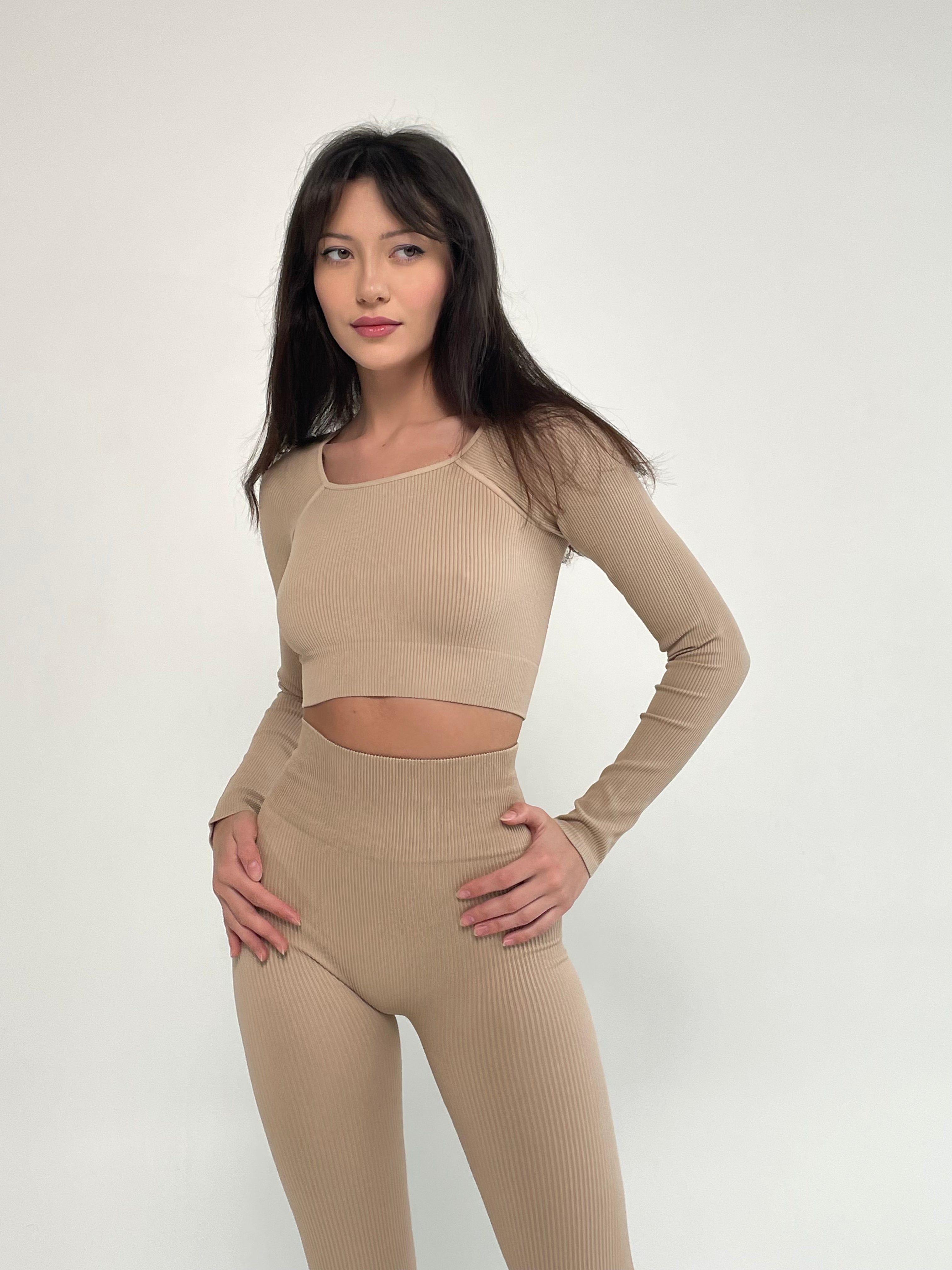 Seamless Ribbed Raglan Long Sleeve Crop Top in Beige