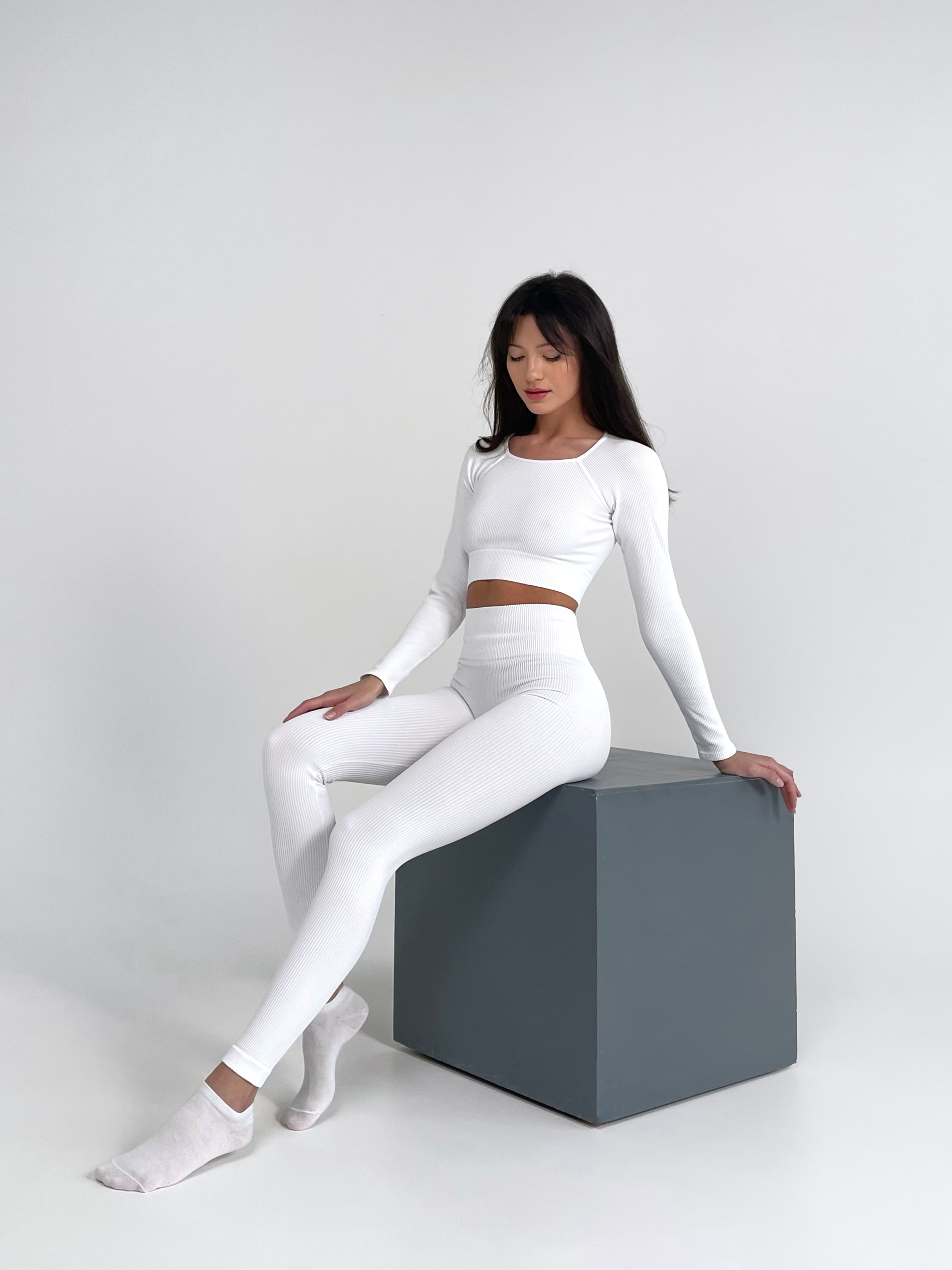 Seamless Ribbed Raglan Long Sleeve Crop Top in White