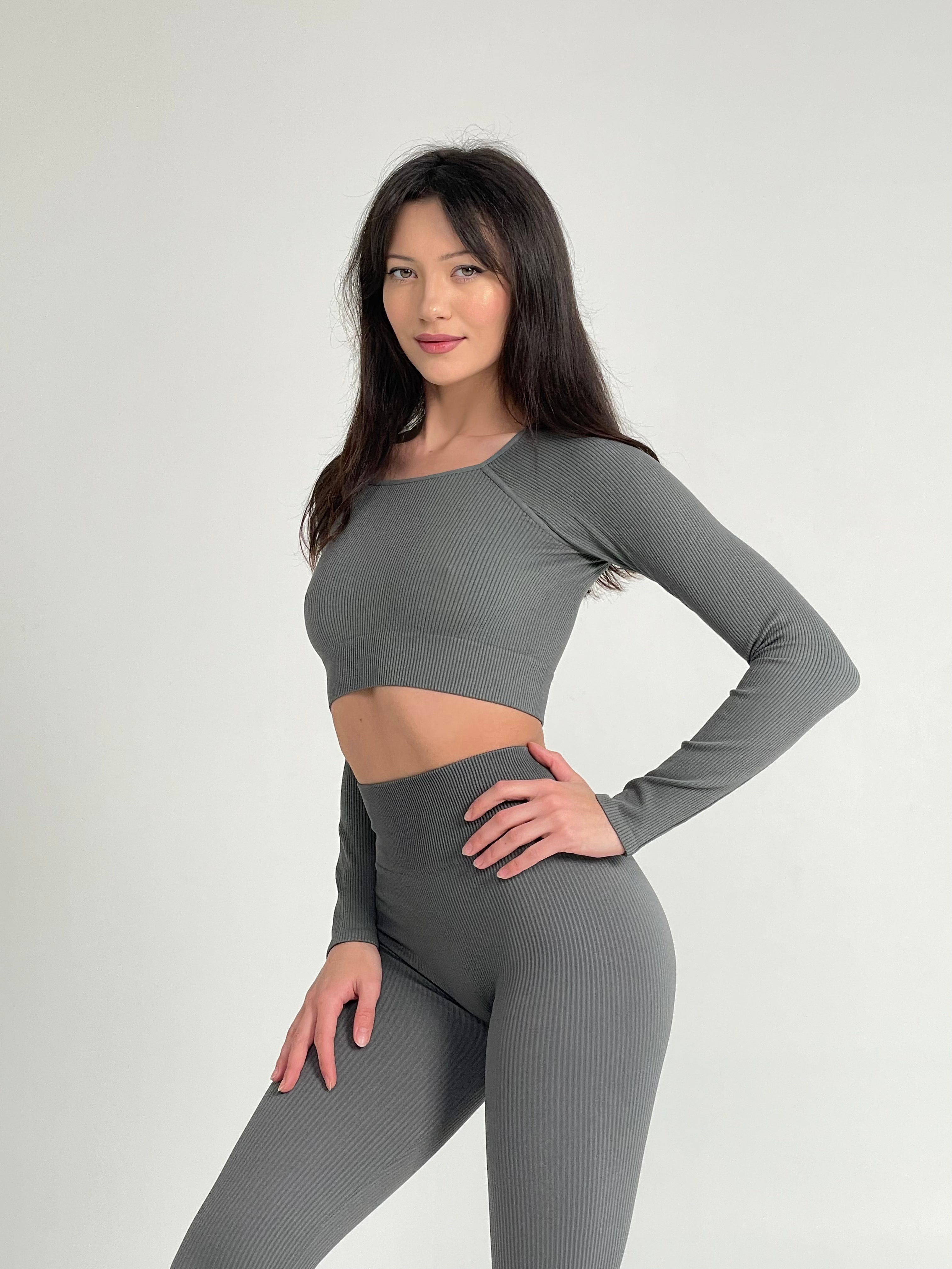 Seamless Ribbed Raglan Long Sleeve Crop Top in Dark Gray