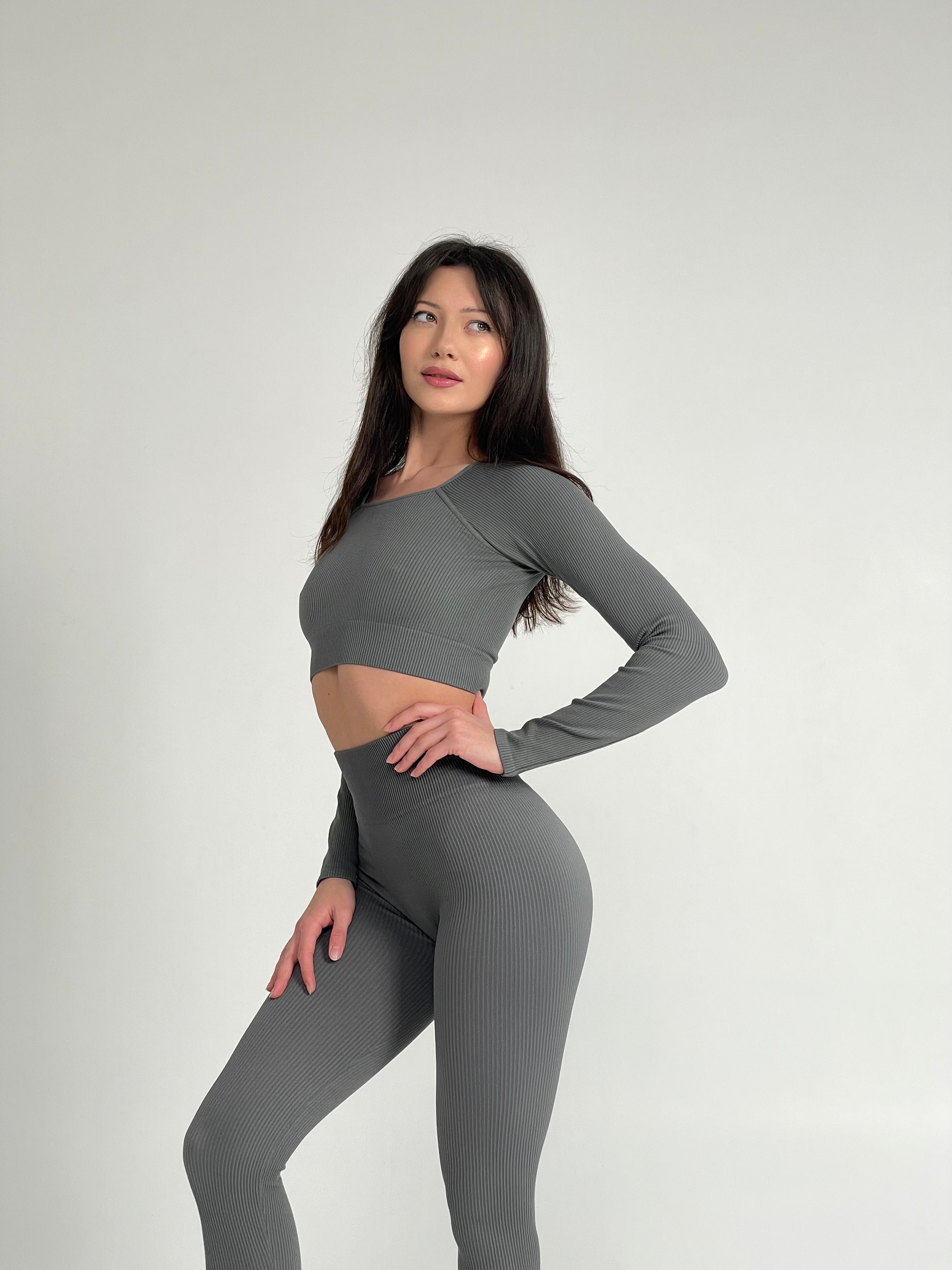 Seamless Ribbed Raglan Long Sleeve Crop Top in Dark Gray