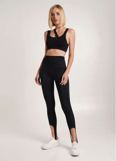 Seamless Stirrup Leggings in Black