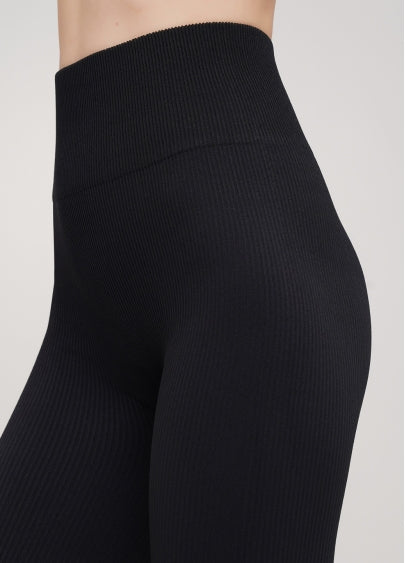 Seamless Ribbed Scrunch Leggings in Black