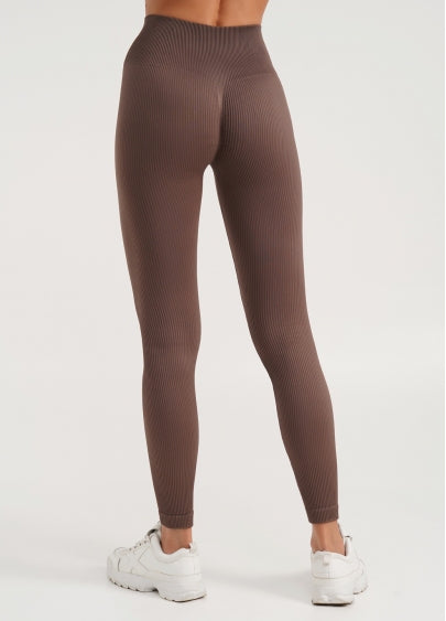 Seamless Ribbed Scrunch Leggings in Brown