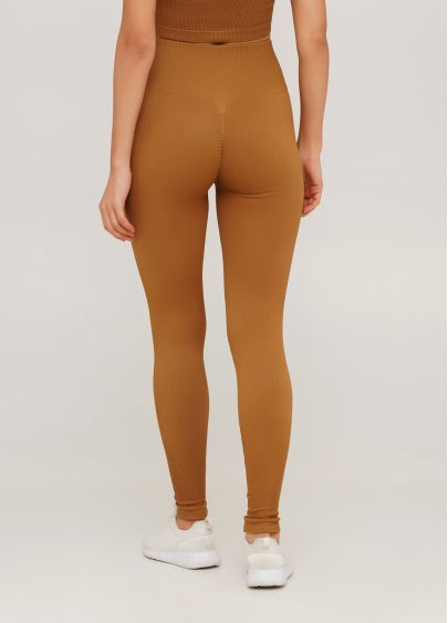 Seamless Ribbed Scrunch Leggings in Light Brown