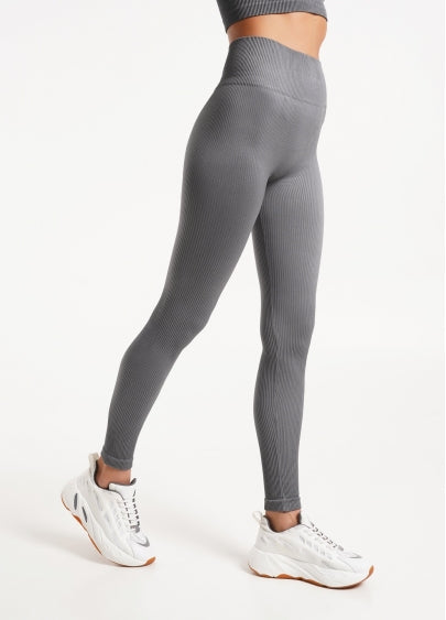 Seamless Ribbed Scrunch Leggings in Dark Gray