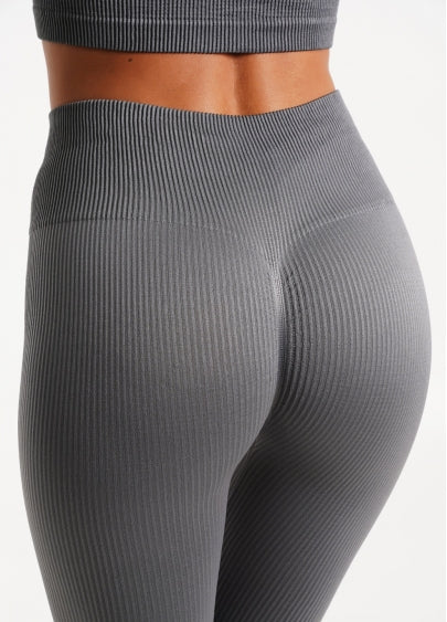 Seamless Ribbed Scrunch Leggings in Dark Gray