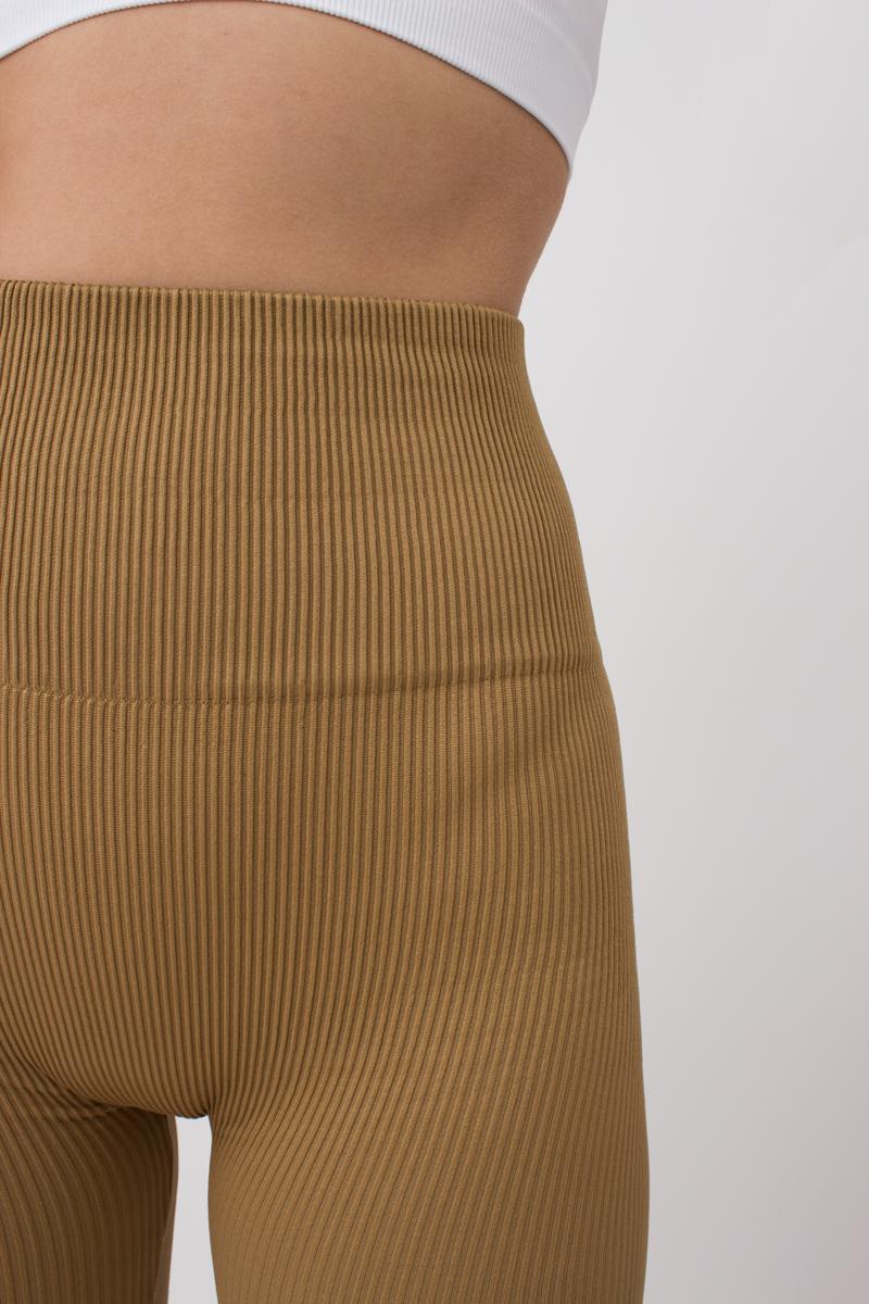 Seamless Ribbed Scrunch Leggings in Light Brown