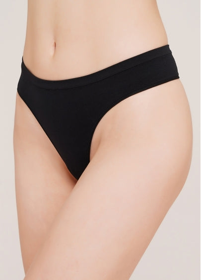 Seamless Thong Panty in Black