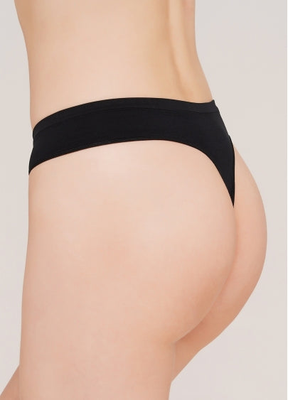 Seamless Thong Panty in Black