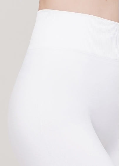 Seamless Above Knee Bike Shorts in White