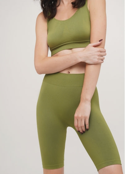 Seamless Above Knee Bike Shorts in Olive