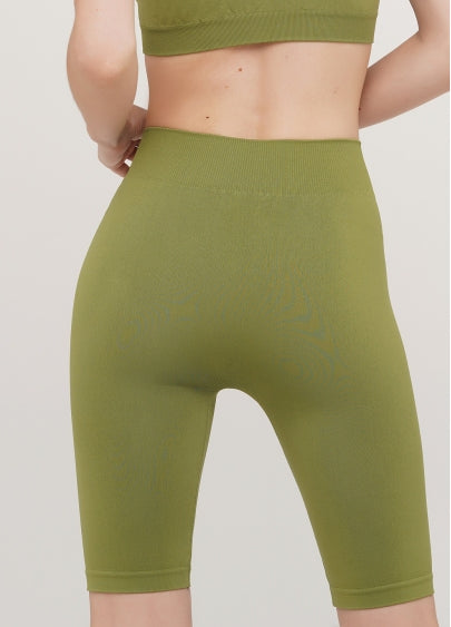 Seamless Above Knee Bike Shorts in Olive