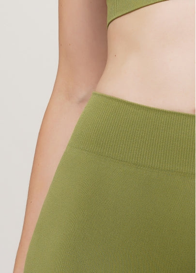 Seamless Above Knee Bike Shorts in Olive