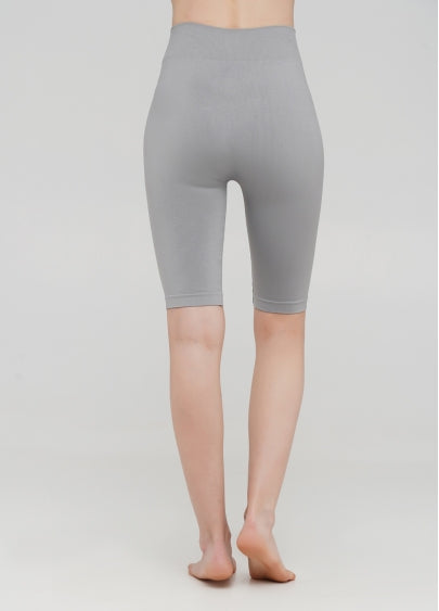 Seamless Above Knee Bike Shorts in Gray