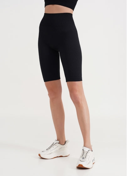 Seamless Ribbed Above Knee Scrunch Bike Shorts in Black