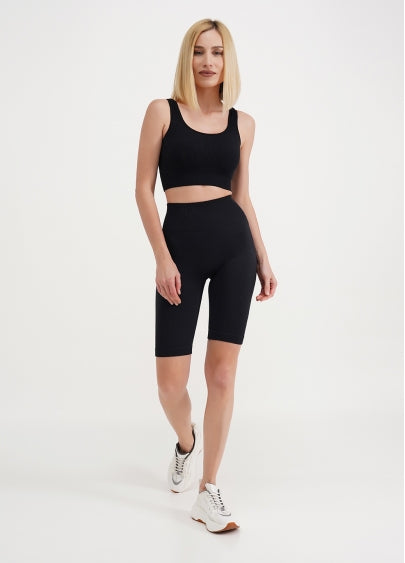 Seamless Ribbed Above Knee Scrunch Bike Shorts in Black