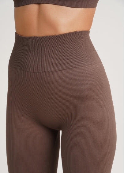 Seamless Ribbed Above Knee Bike Shorts in Brown