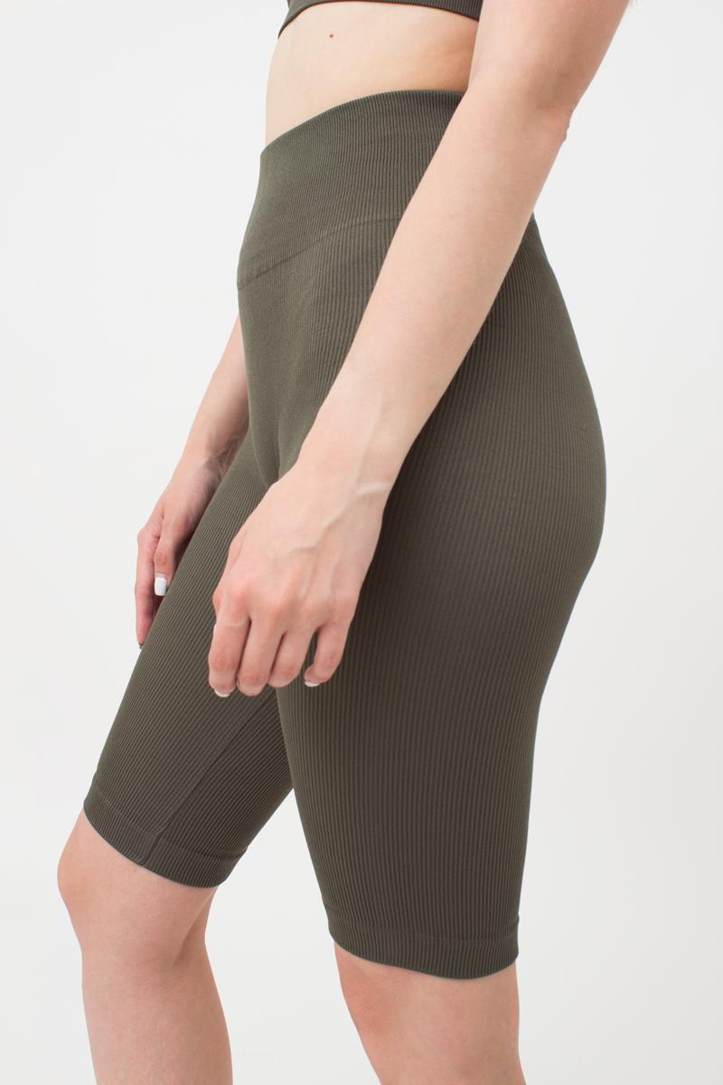 Seamless Ribbed Above Knee Bike Shorts in Khaki