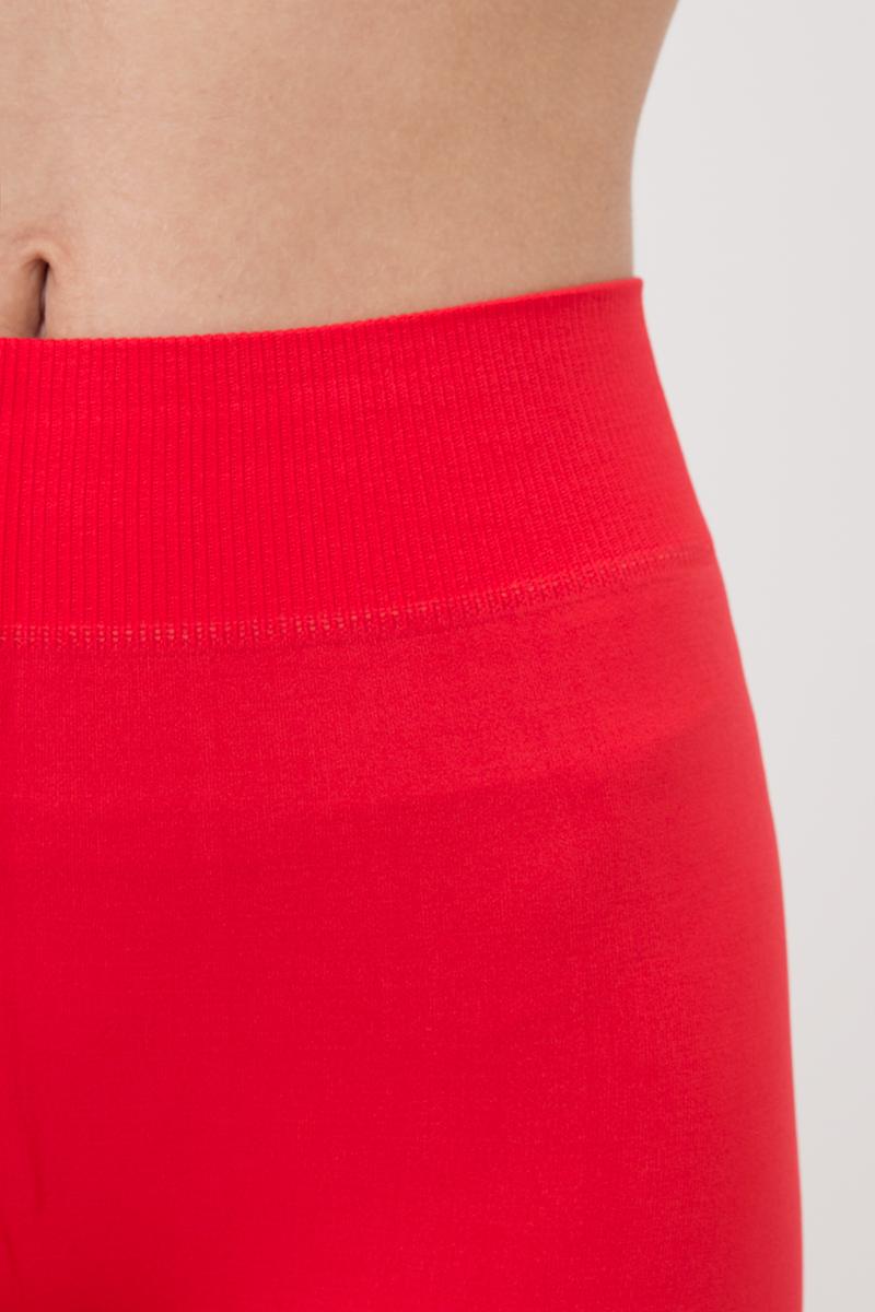 Seamless Above Knee Bike Shorts in Red