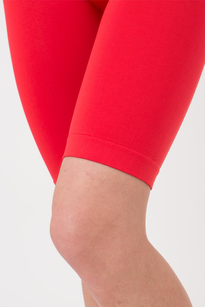 Seamless Above Knee Bike Shorts in Red