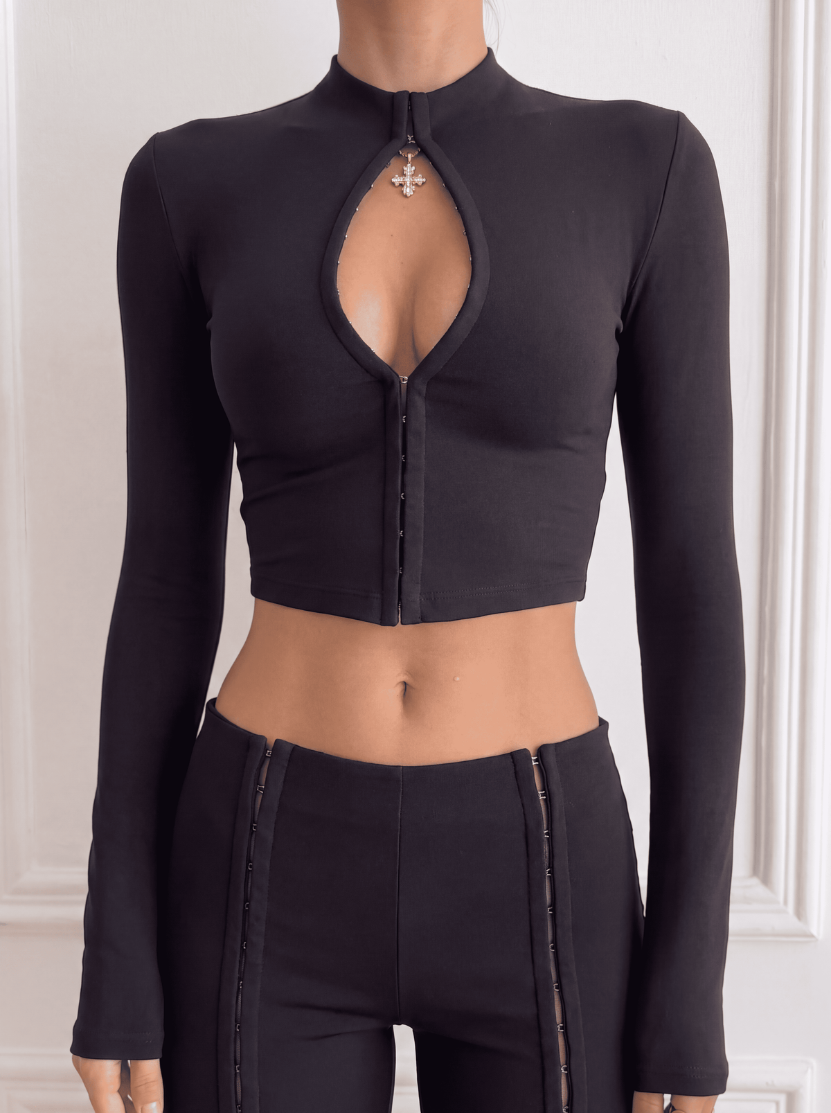 Tokyo Hook and Eye Long Sleeve Crop Top in Black