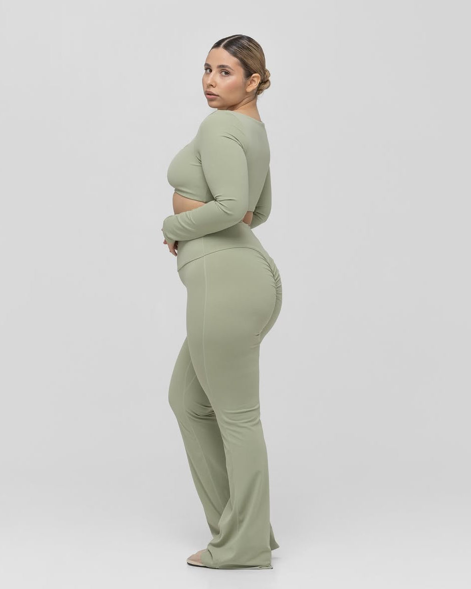Diva Long-Sleeve Crop Top in Khaki