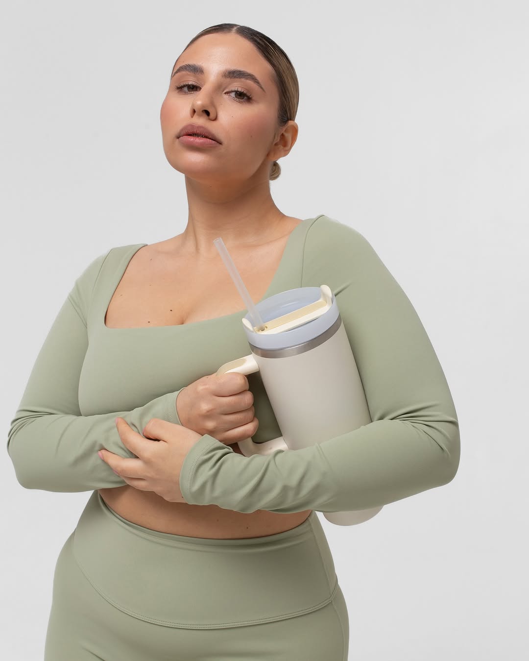 Diva Long-Sleeve Crop Top in Khaki