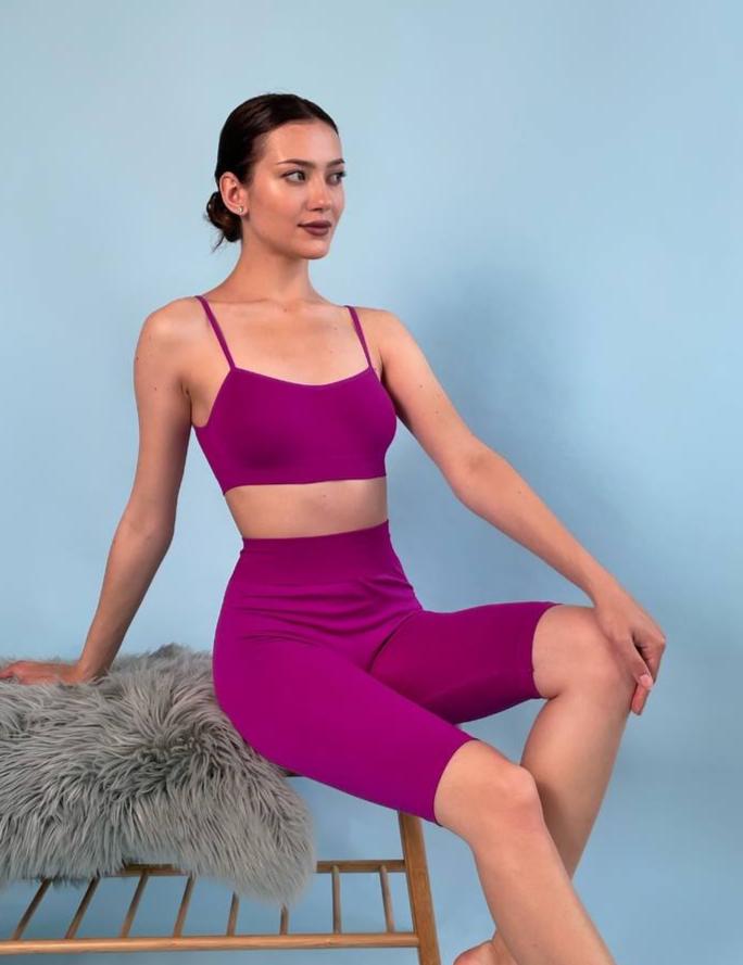 Seamless Above Knee Bike Shorts in Lilac