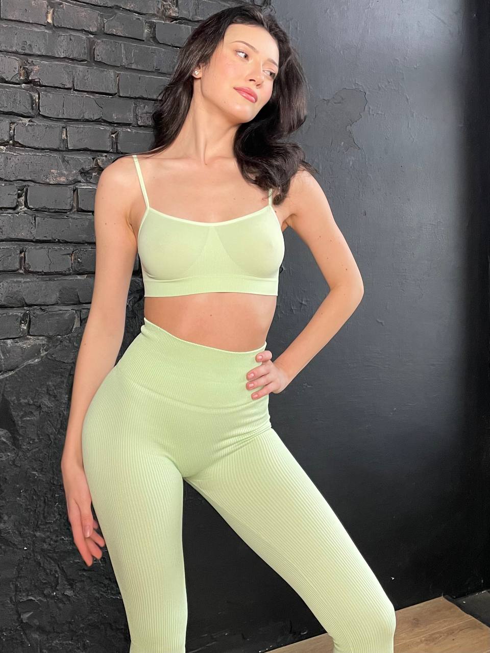 Seamless Ribbed Scrunch Leggings in Pistachio