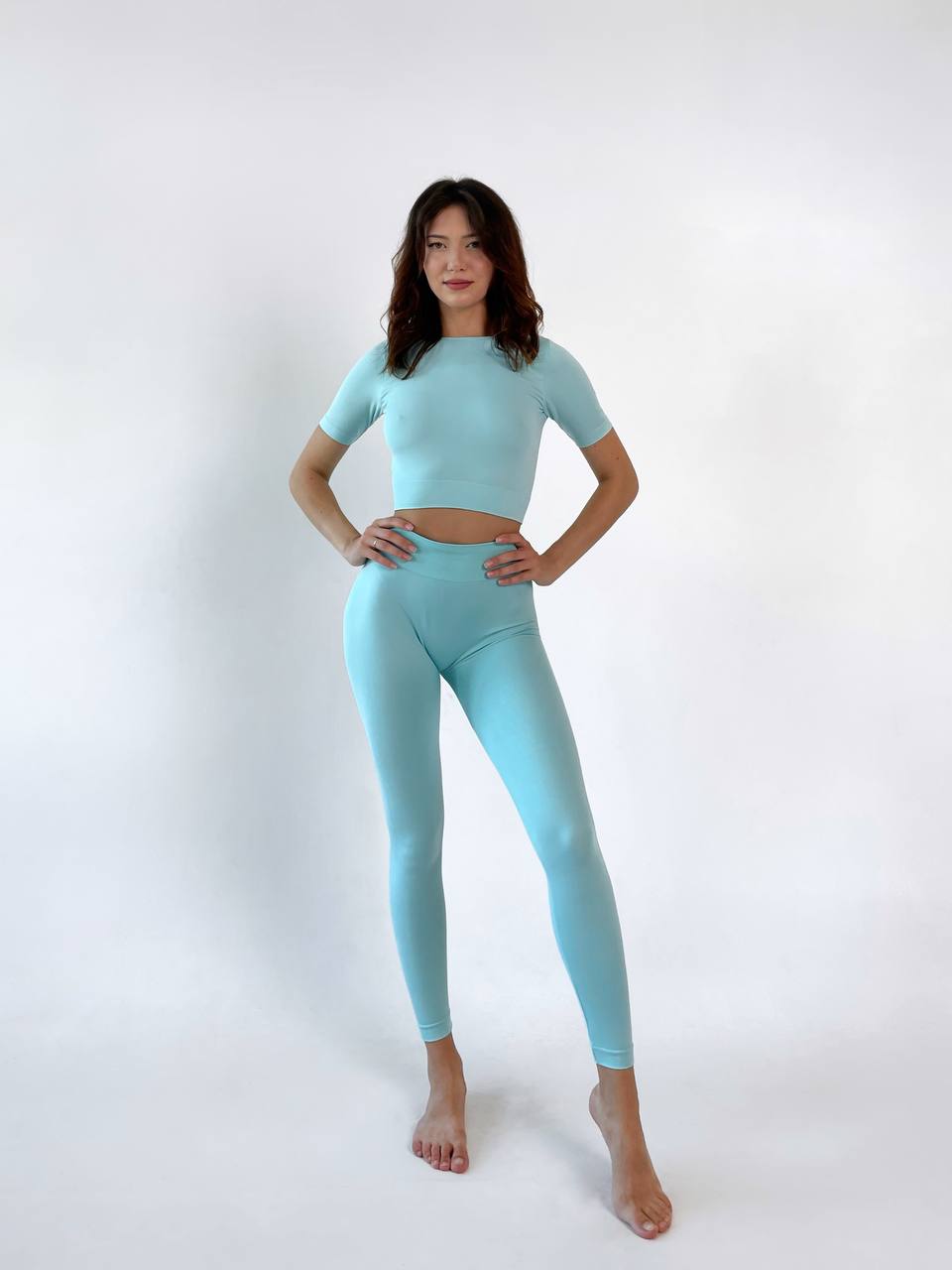 Seamless Cropped Short Sleeve Top in Turquoise