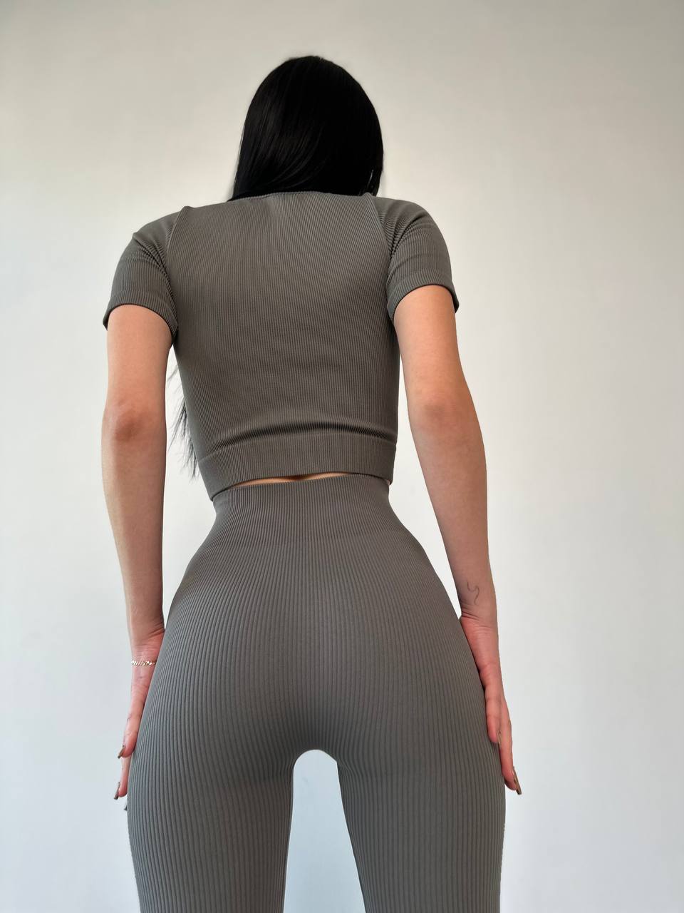 Seamless Ribbed Leggings in Dark Gray