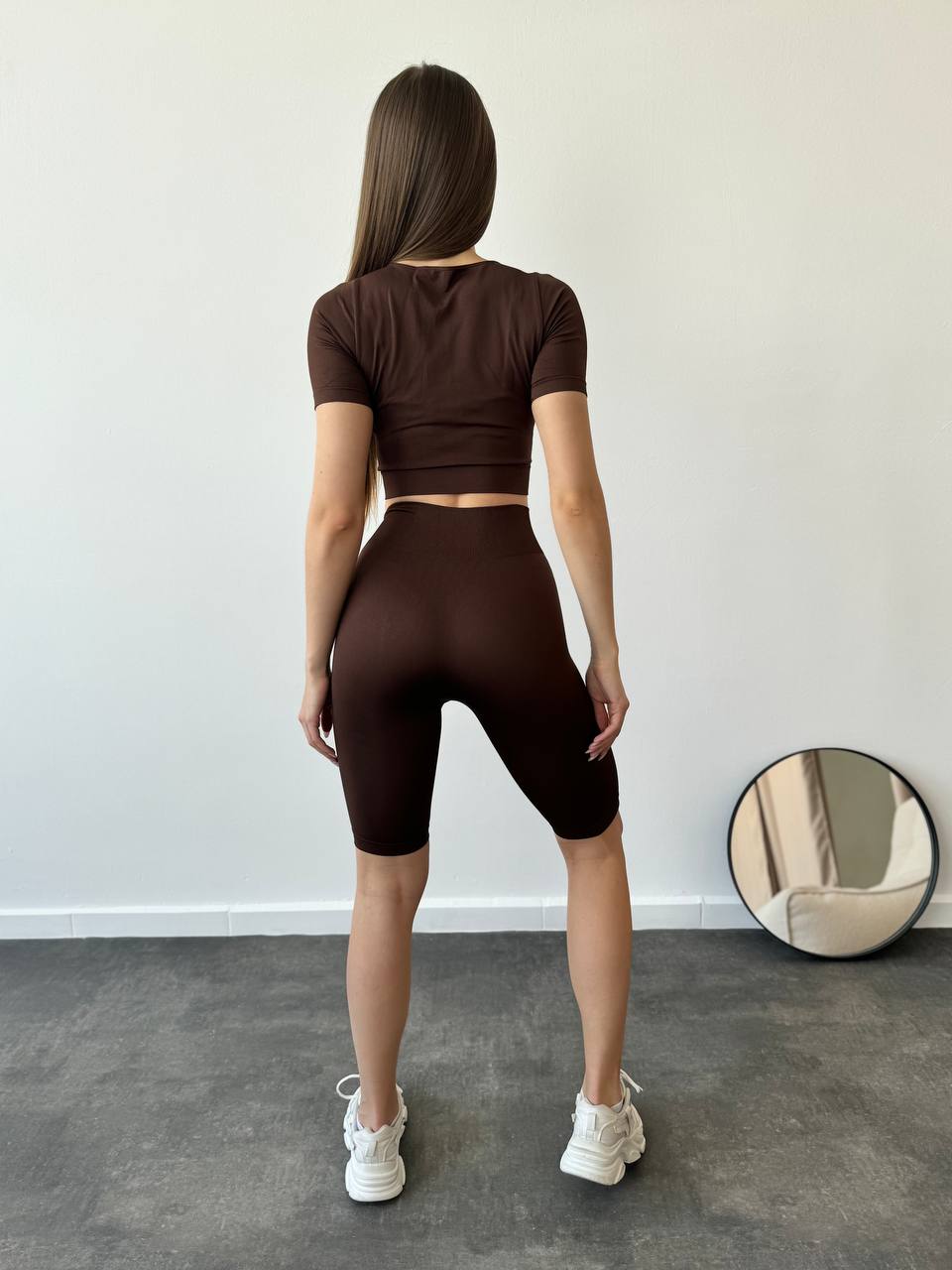 Seamless Cropped Short Sleeve Top in Chocolate