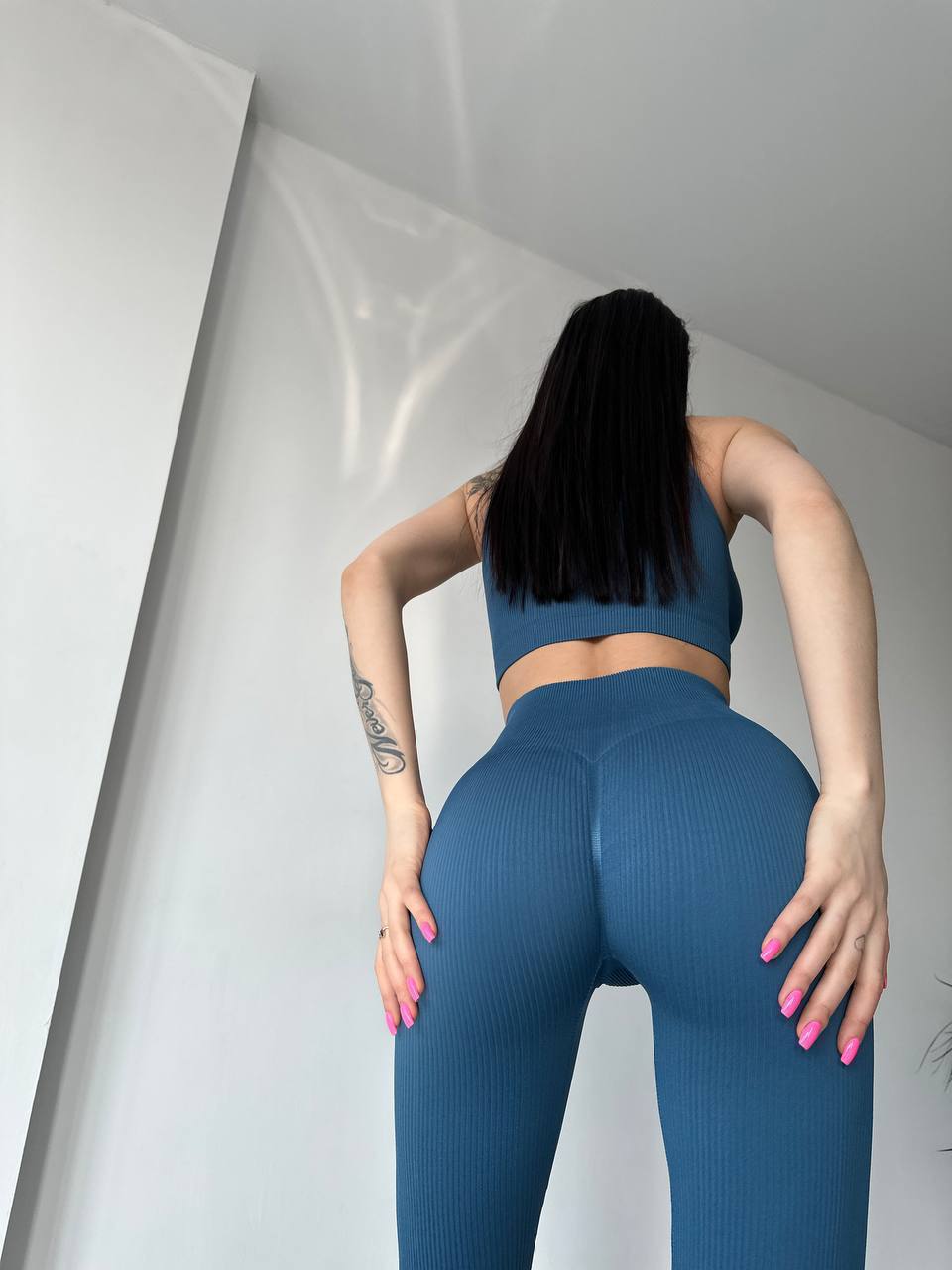 Seamless Ribbed Scrunch Leggings in Slate Blue