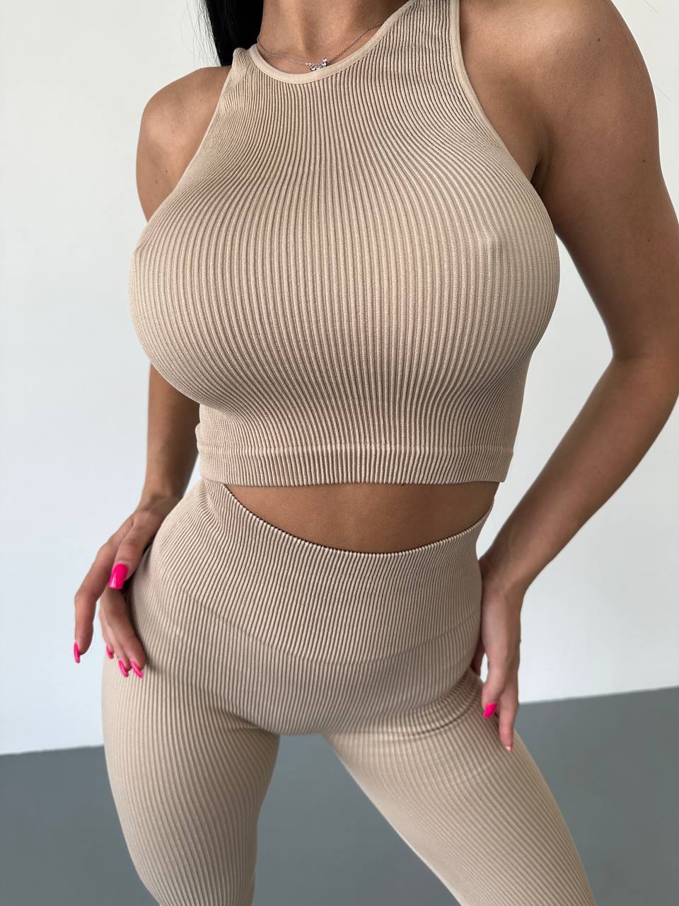 Seamless Ribbed Scrunch Leggings in Beige