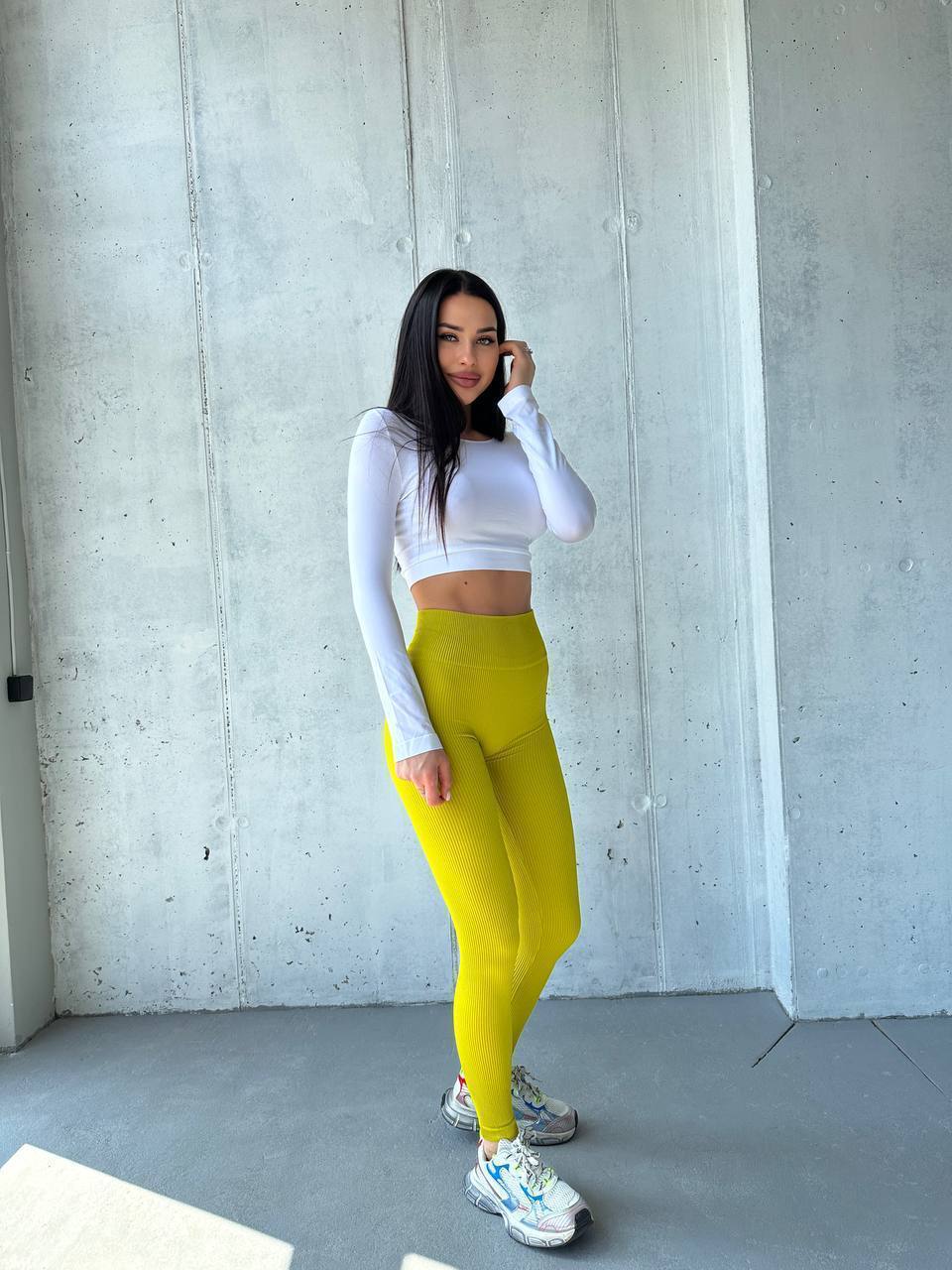 Seamless Ribbed Scrunch Leggings in Yellow