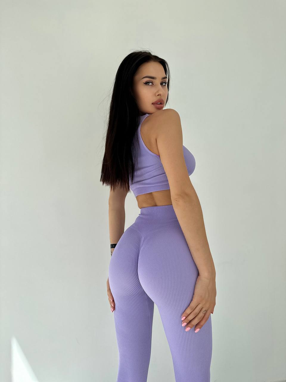 Seamless Ribbed Scrunch Leggings in Light Purple