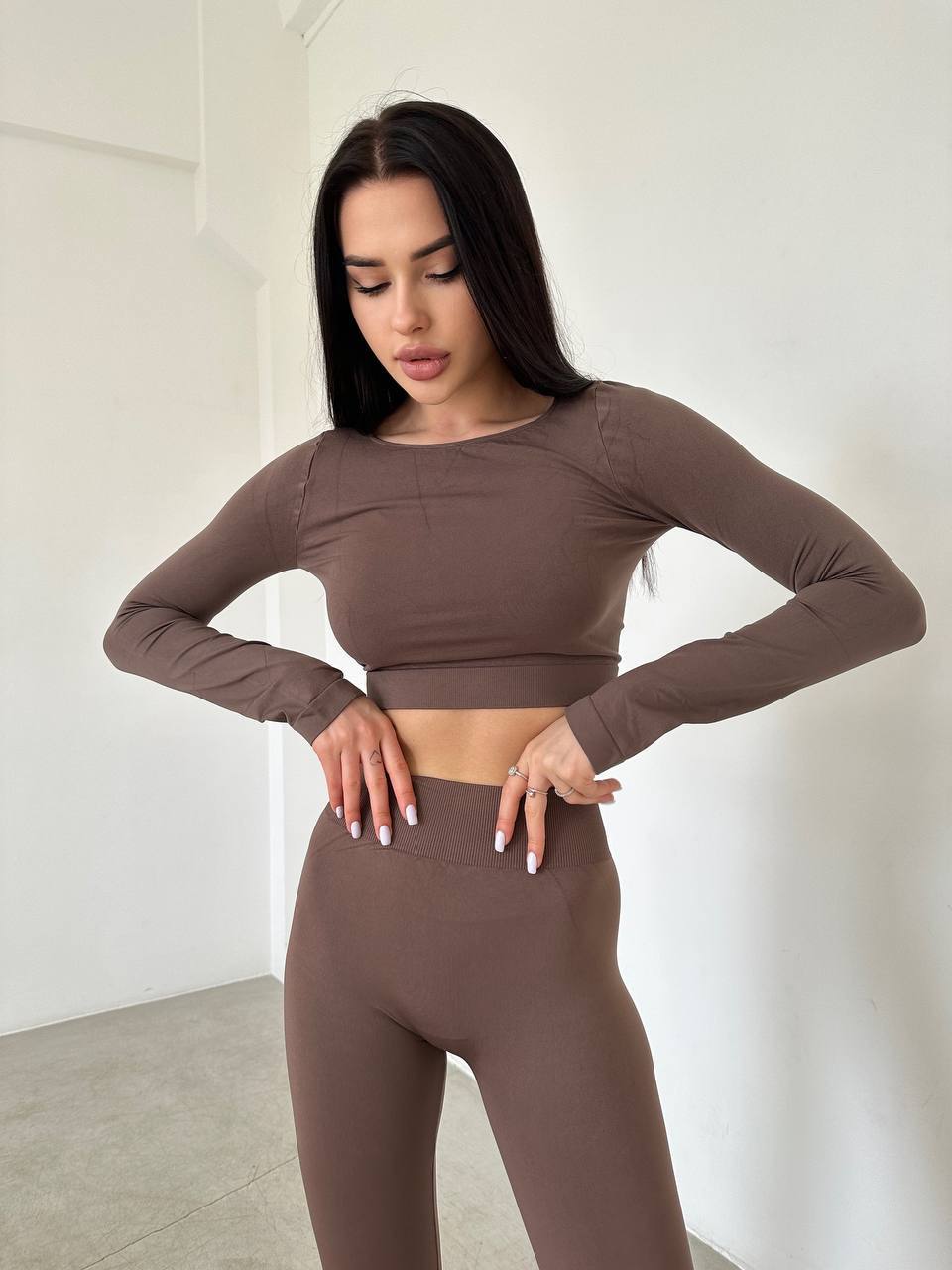 Seamless Cropped Long Sleeve Top in Brown