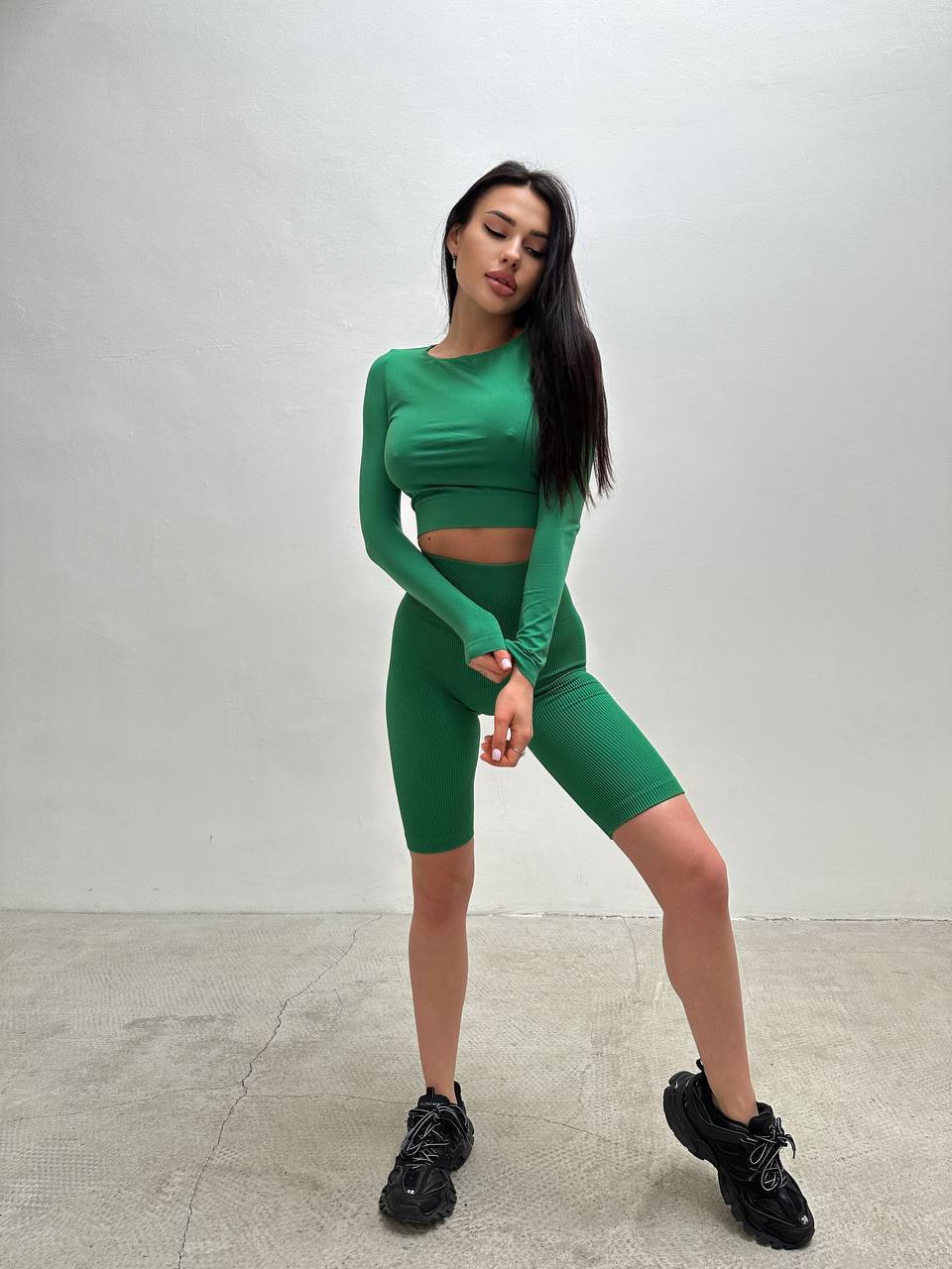 Seamless Cropped Long Sleeve Top in Green